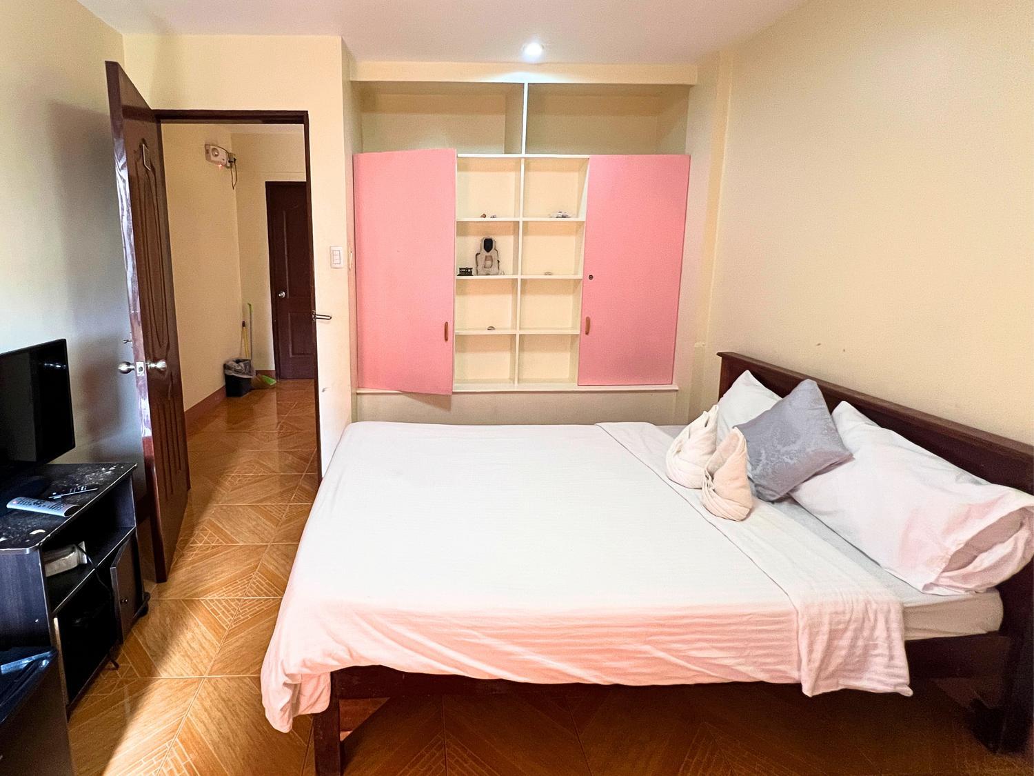 Manora Apartment