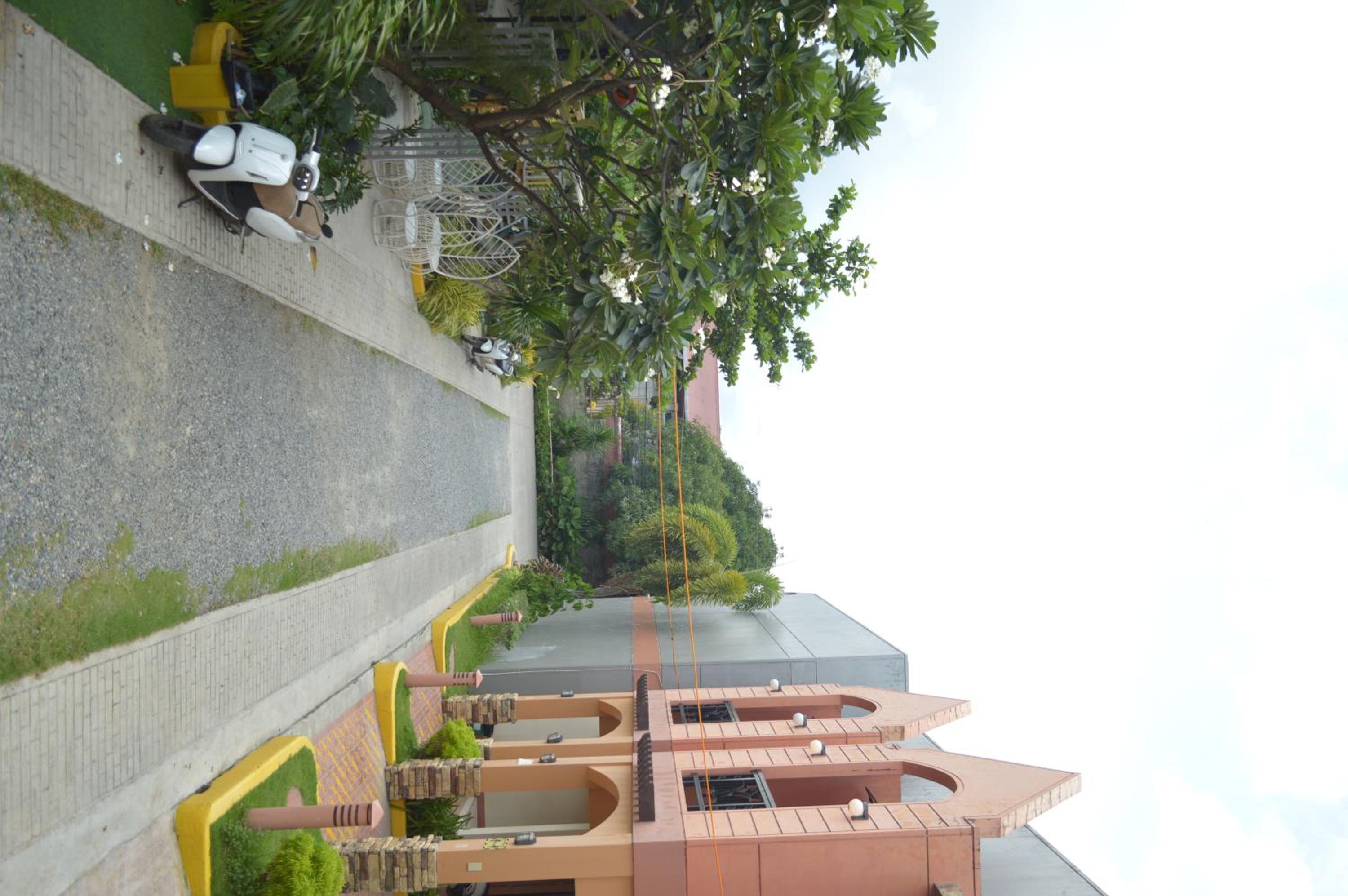 Manora Apartment