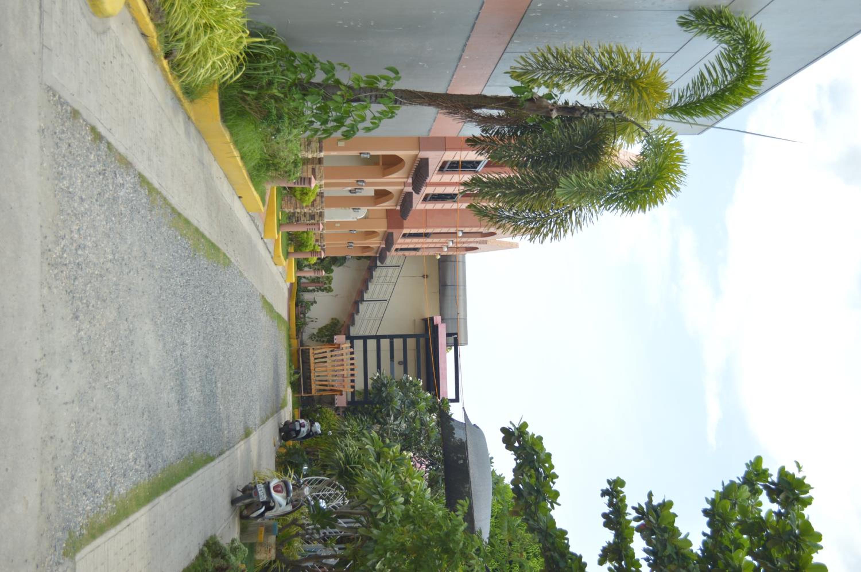 Manora Apartment