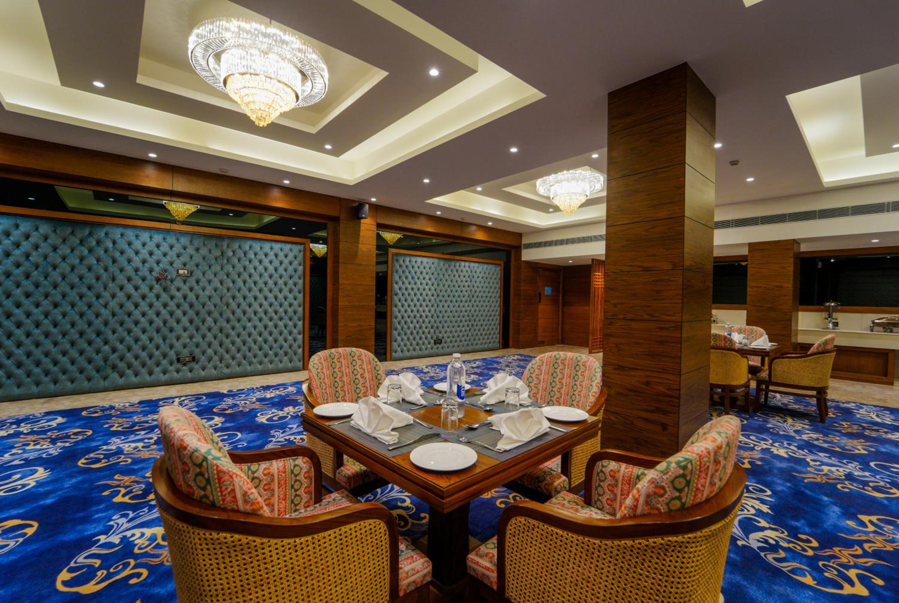 Kaithal Resort Kasauli !! Best Resort in Kasauli !! Bar !! Restaurant !! Garden !! Mountain View !!