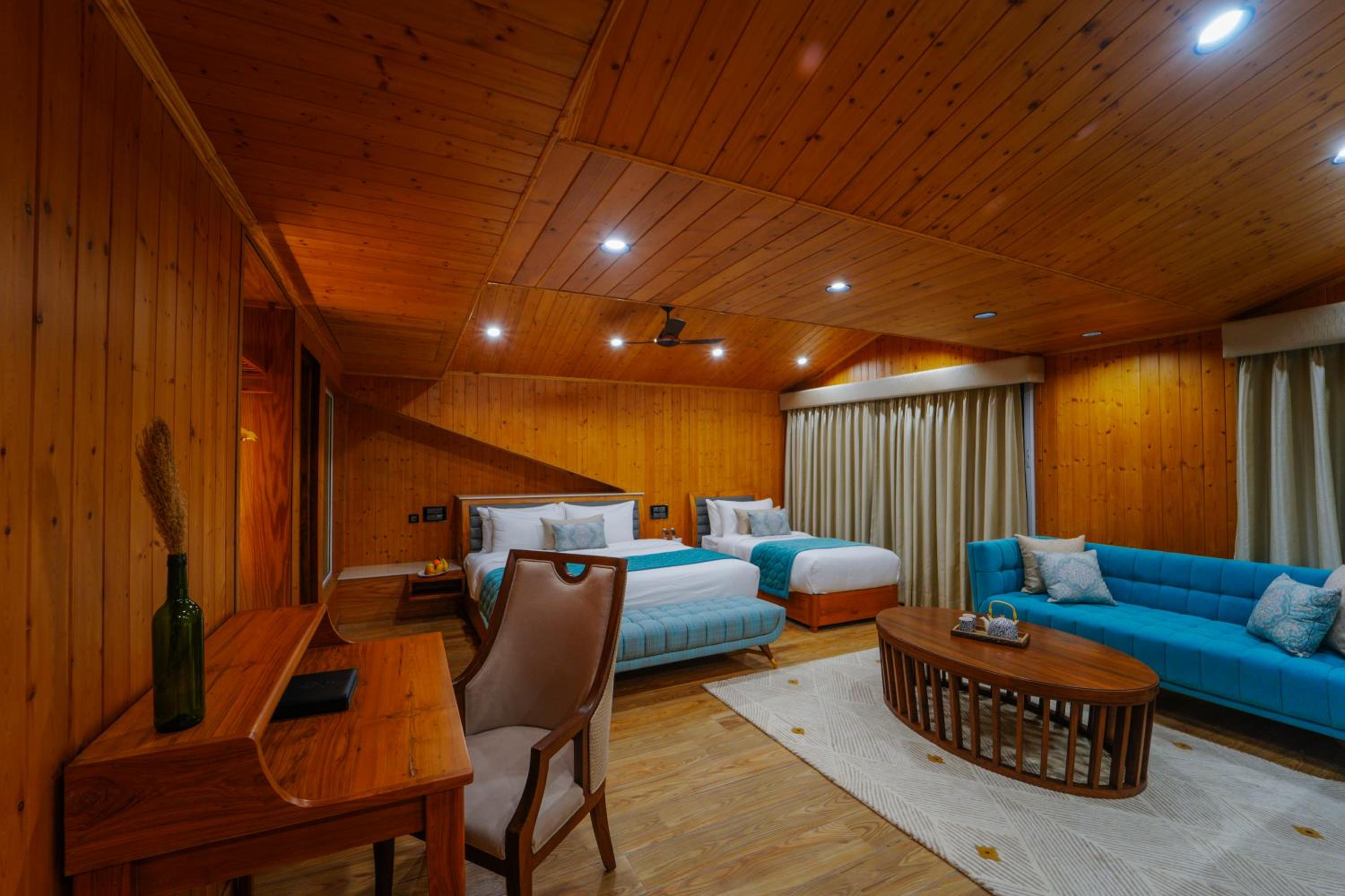Kaithal Resort Kasauli !! Best Resort in Kasauli !! Bar !! Restaurant !! Garden !! Mountain View !!