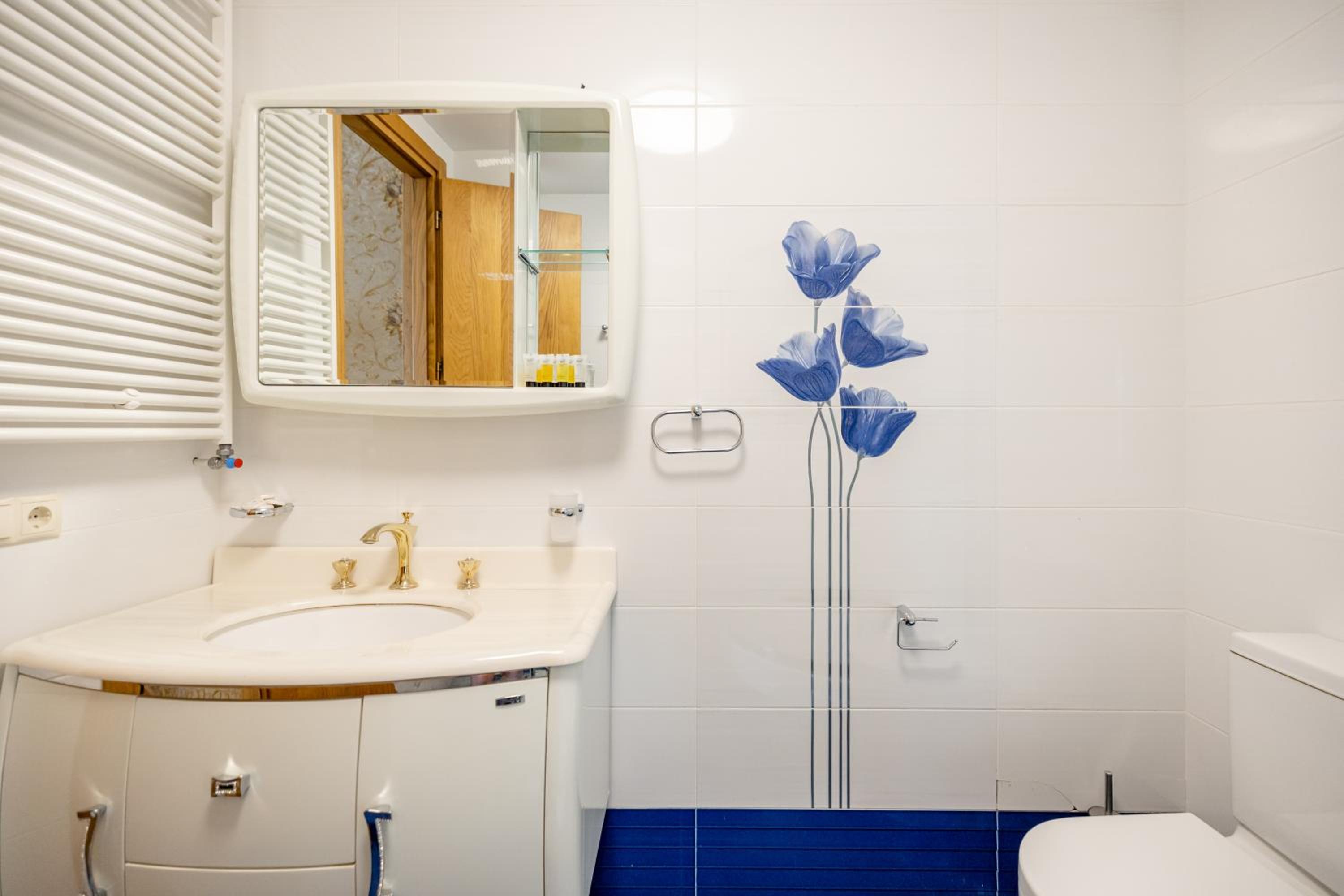 Central Cozy 5BD-5BATH Apartment