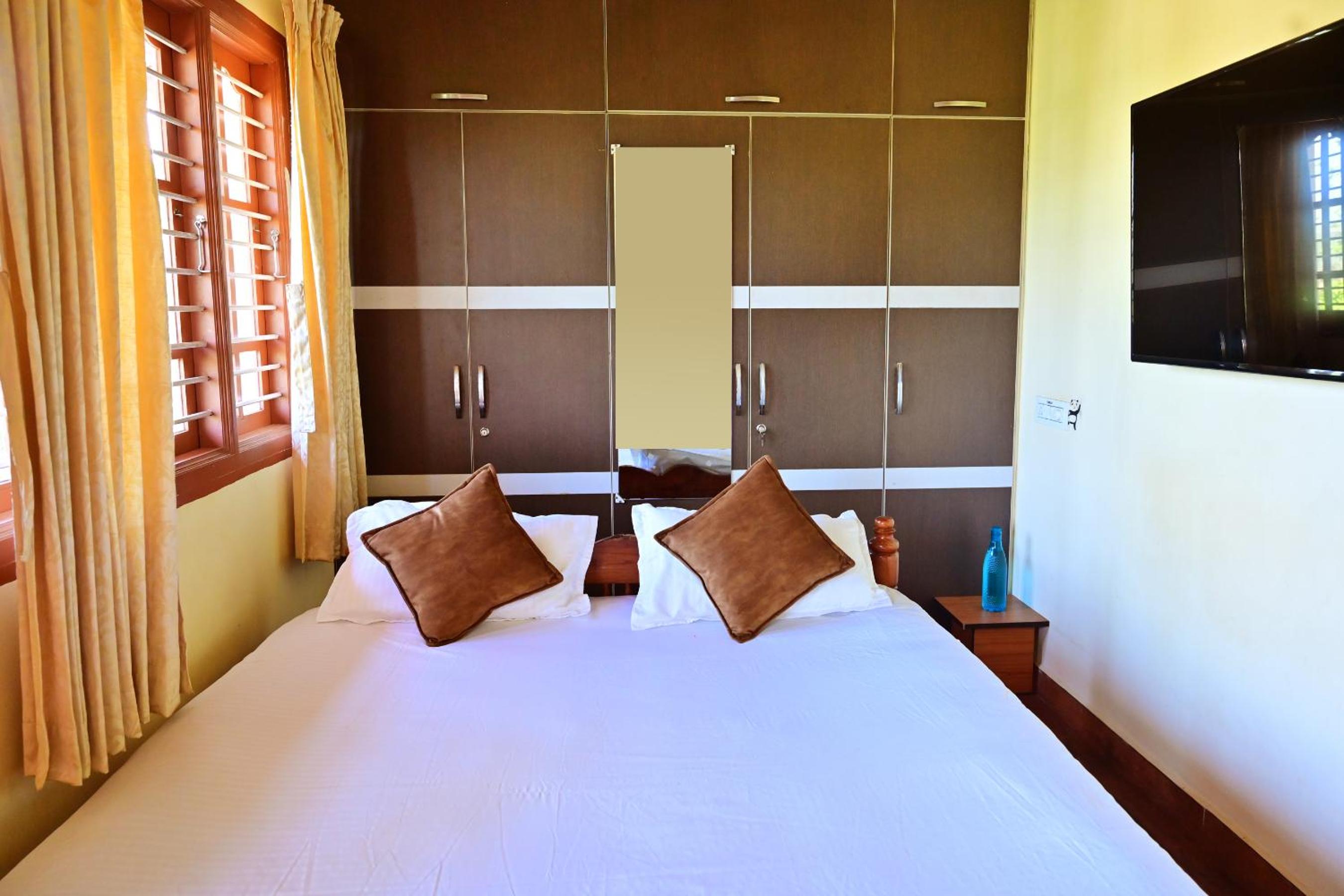 Hulihara Homestay - Full Villa, Coffee Estate & Balcony View view 5