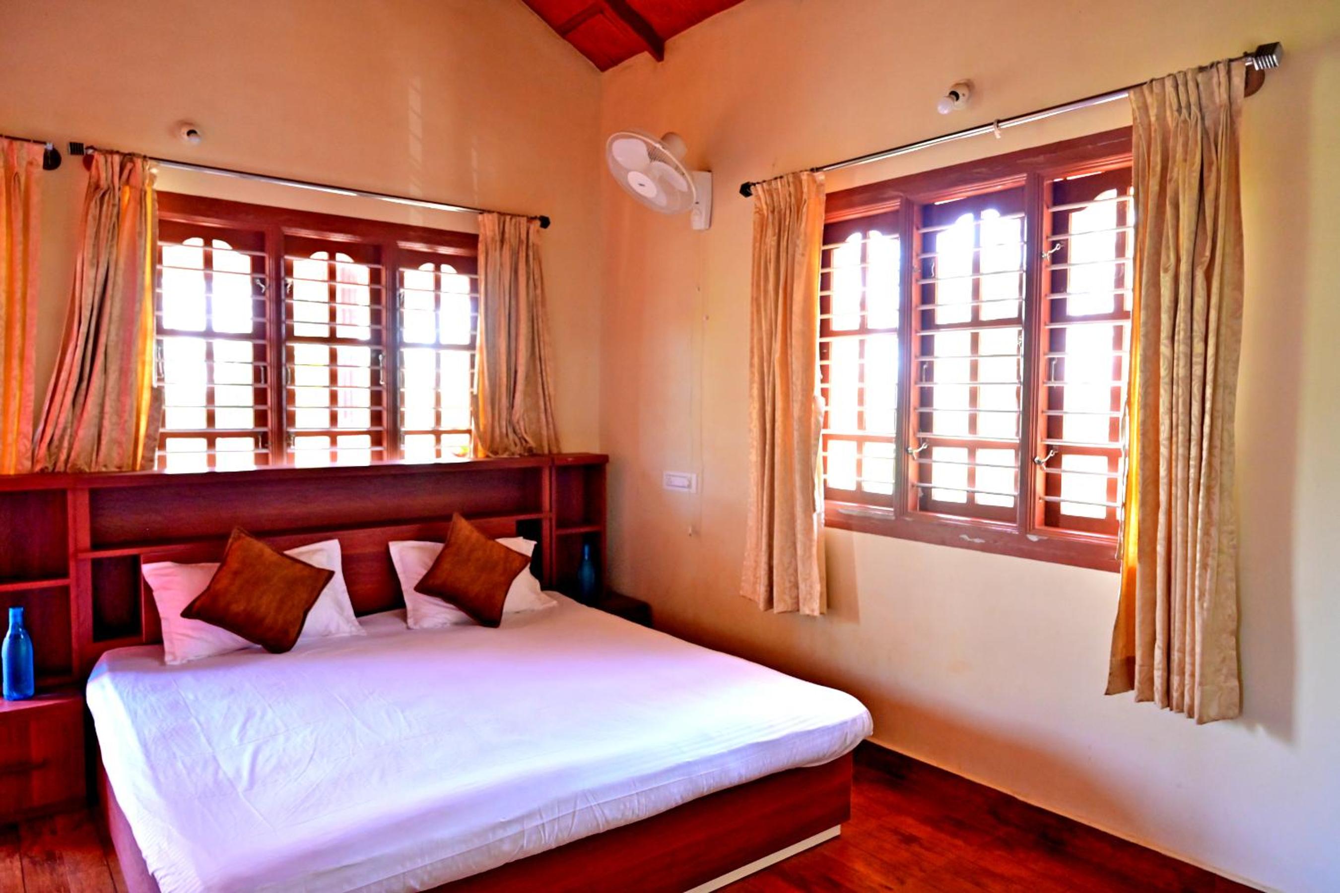 Hulihara Homestay - Full Villa, Coffee Estate & Balcony View view 4
