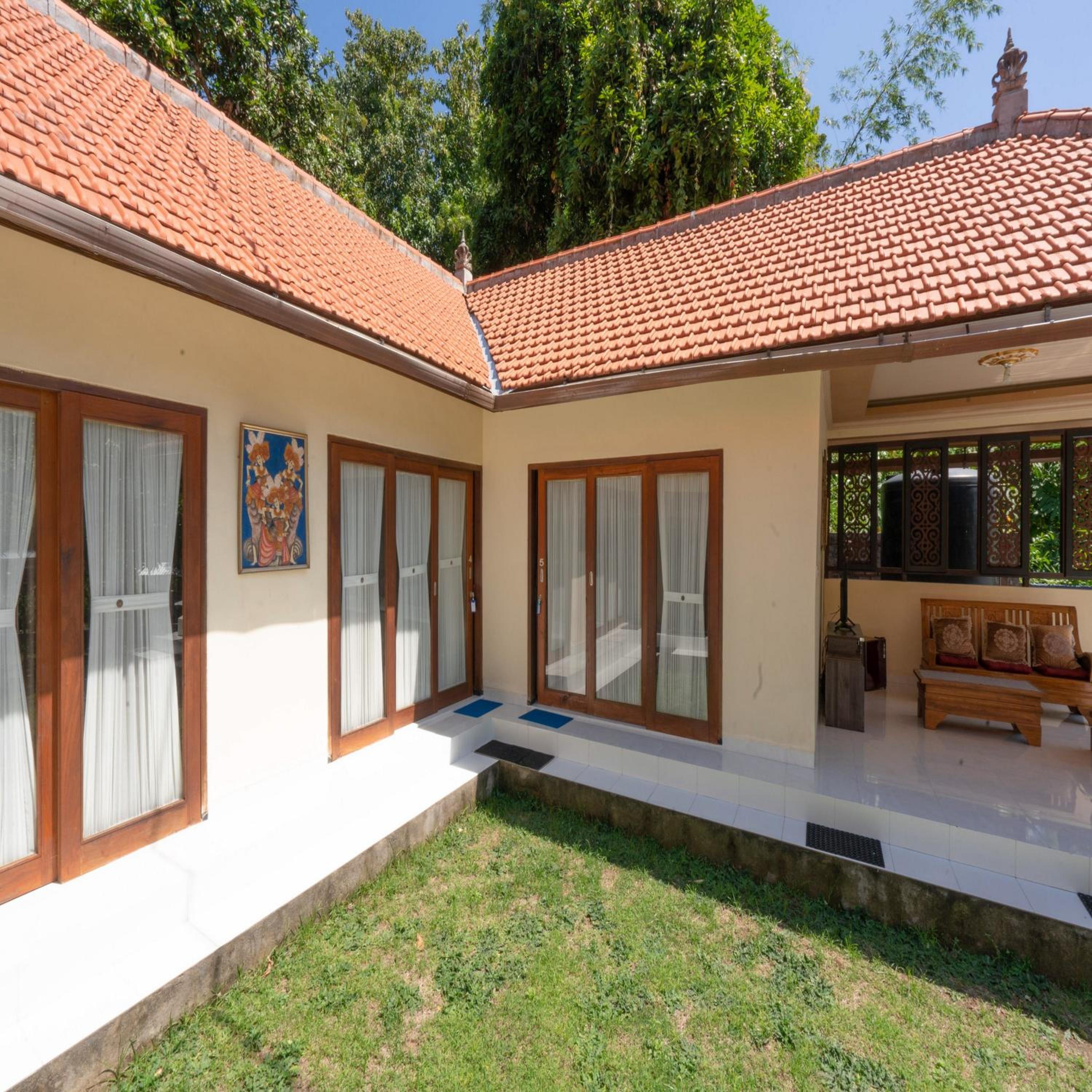 Calm Haven Villa with Amabela Garden Lovina Beach view 4