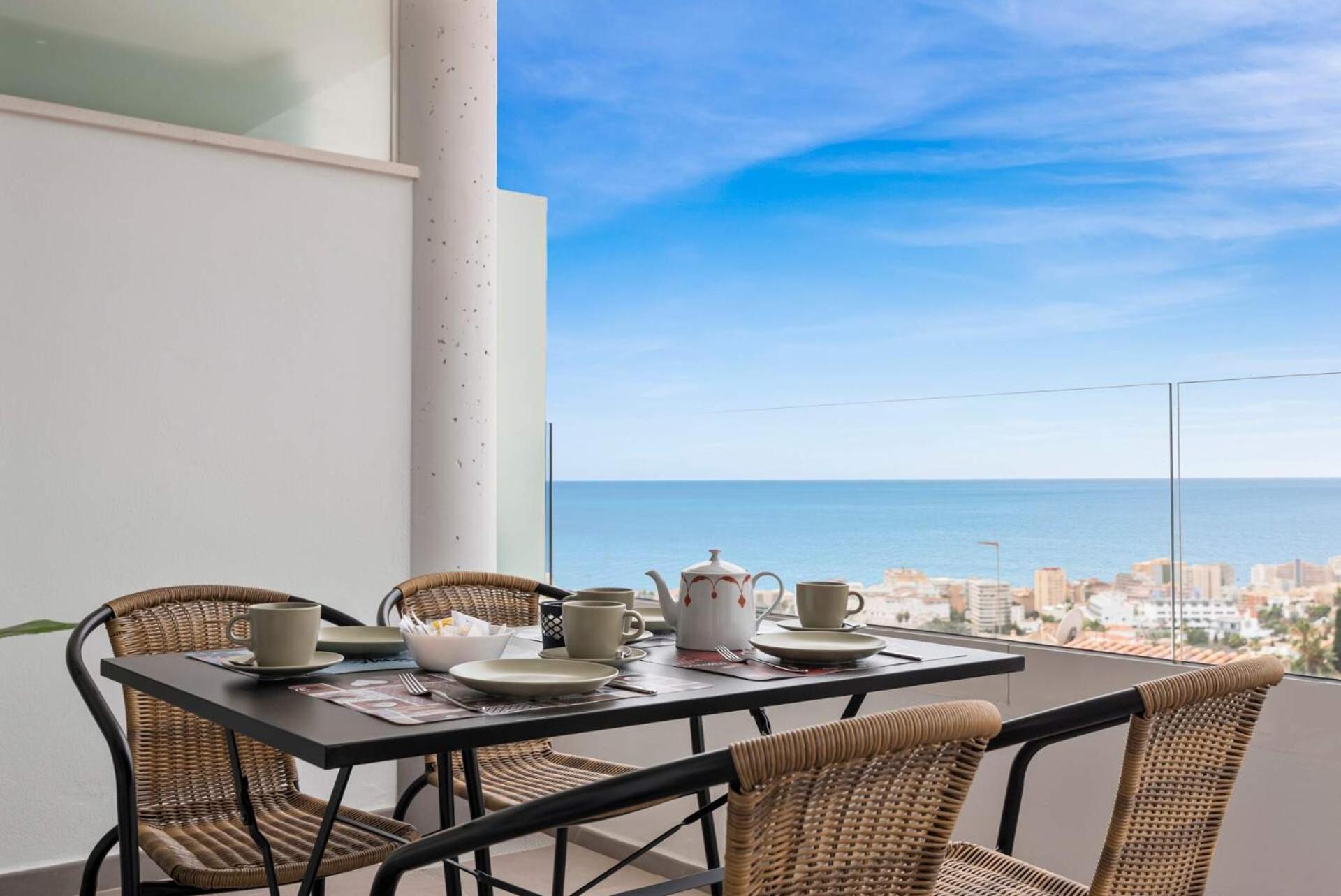 ViVi Homes - Sultana Gym, Pool, Terrace & Sea View