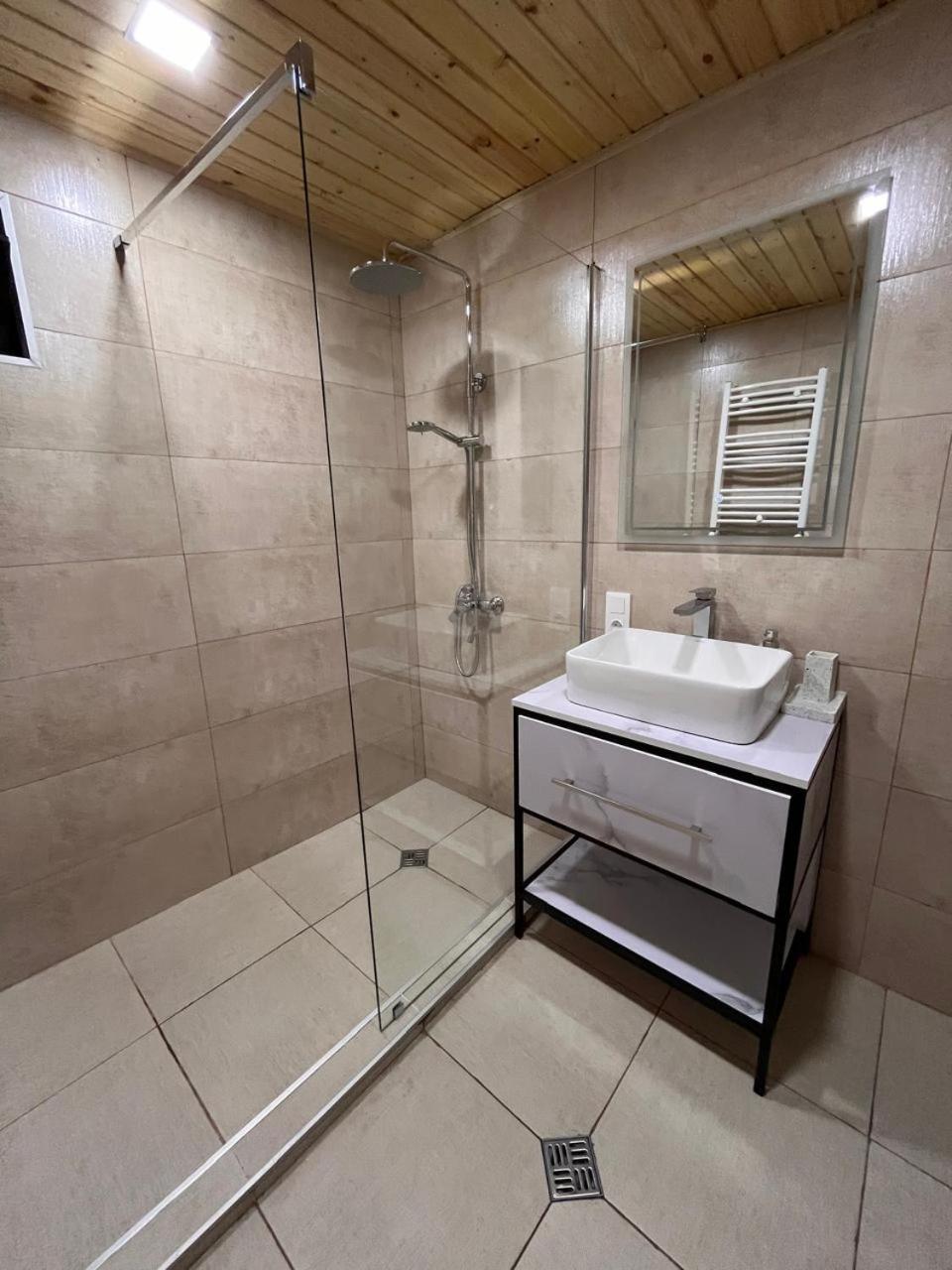 EMKA Cottages Kazbegi view 3
