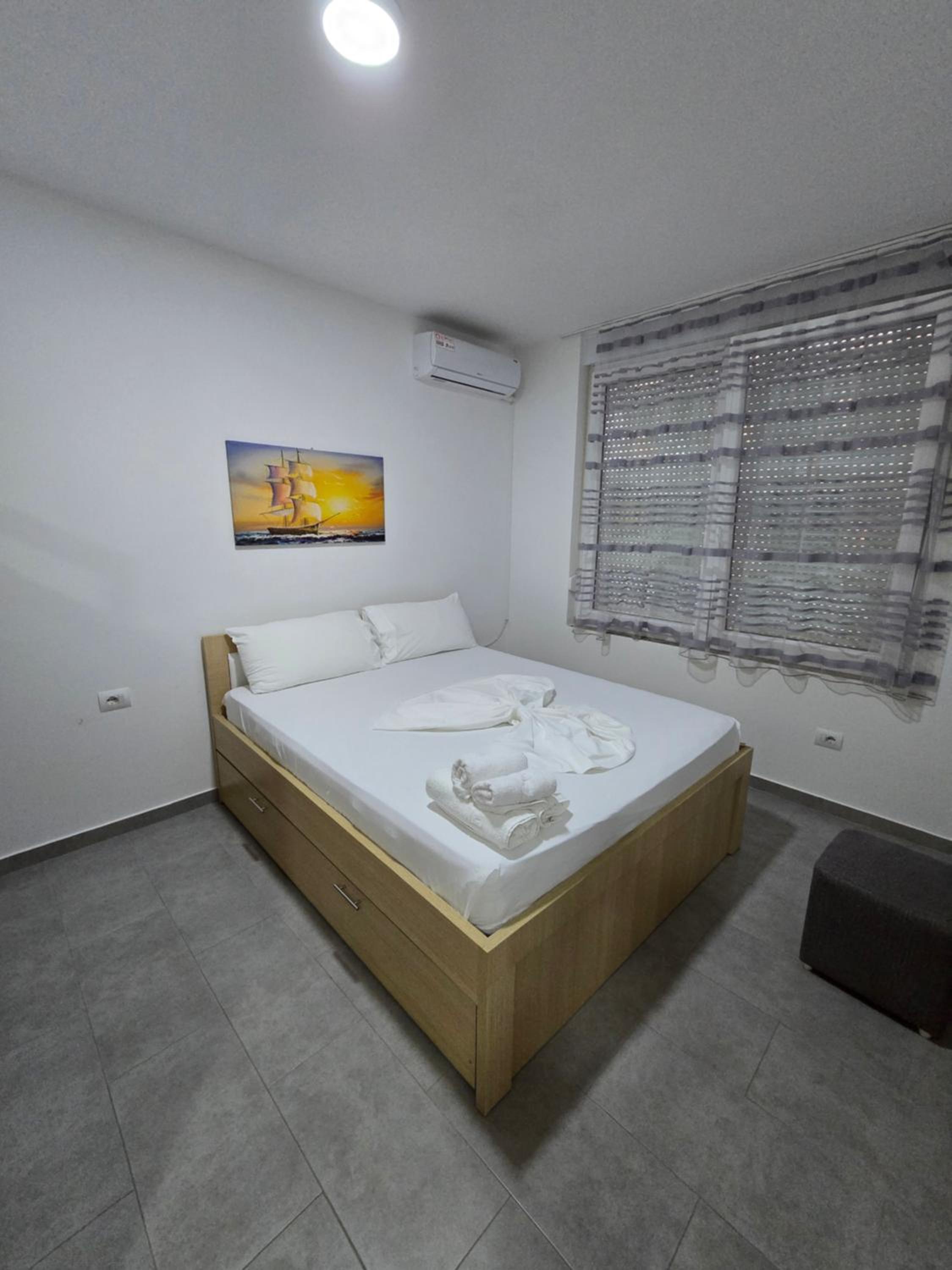 Roxhensi Apartments