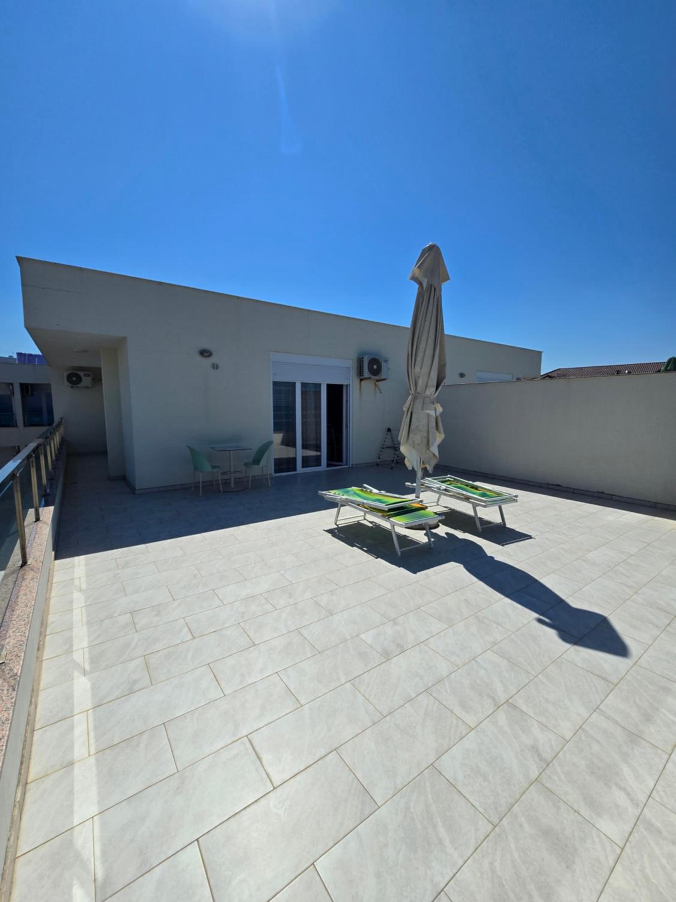 Roxhensi Apartments