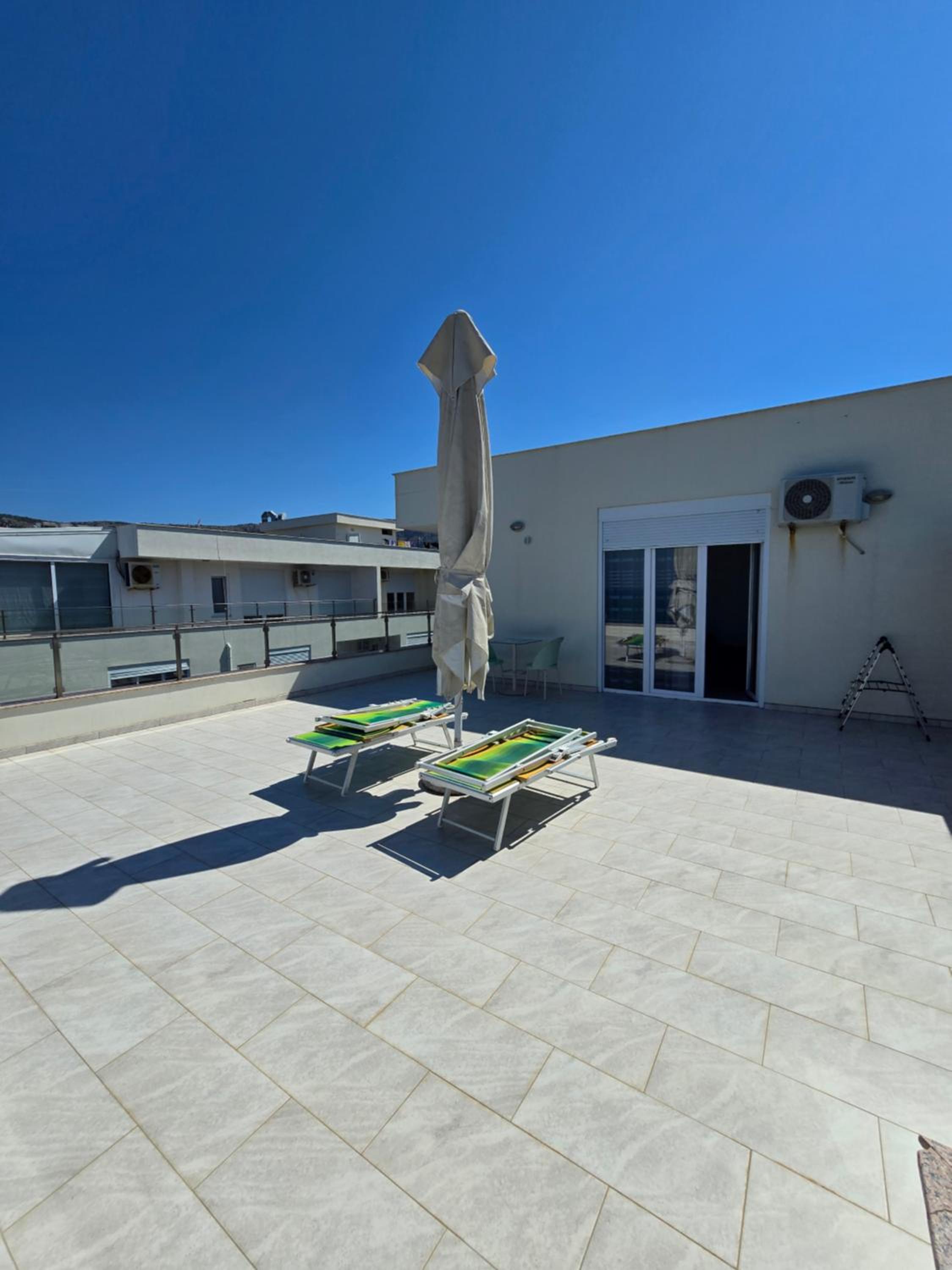 Roxhensi Apartments
