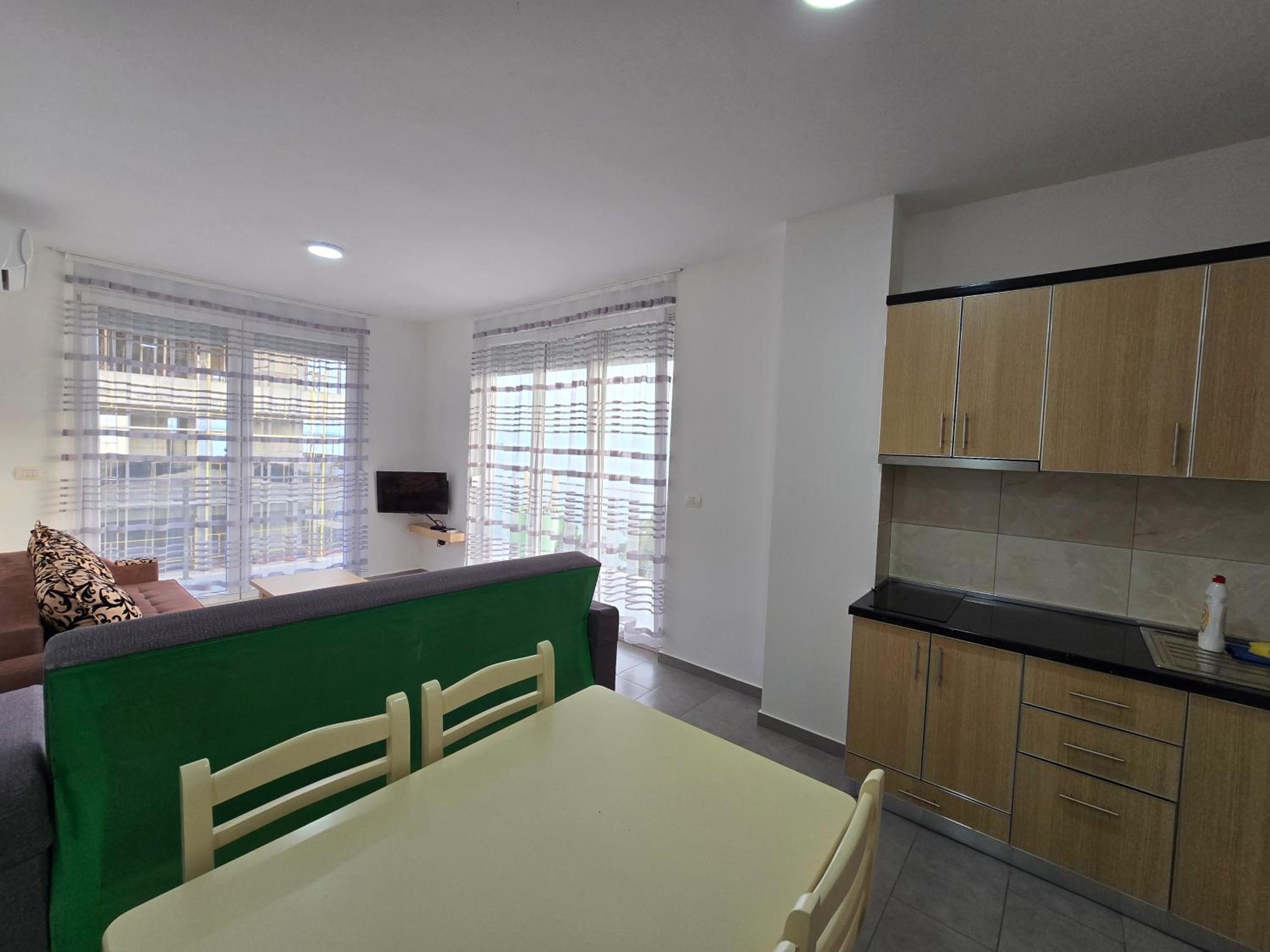 Roxhensi Apartments