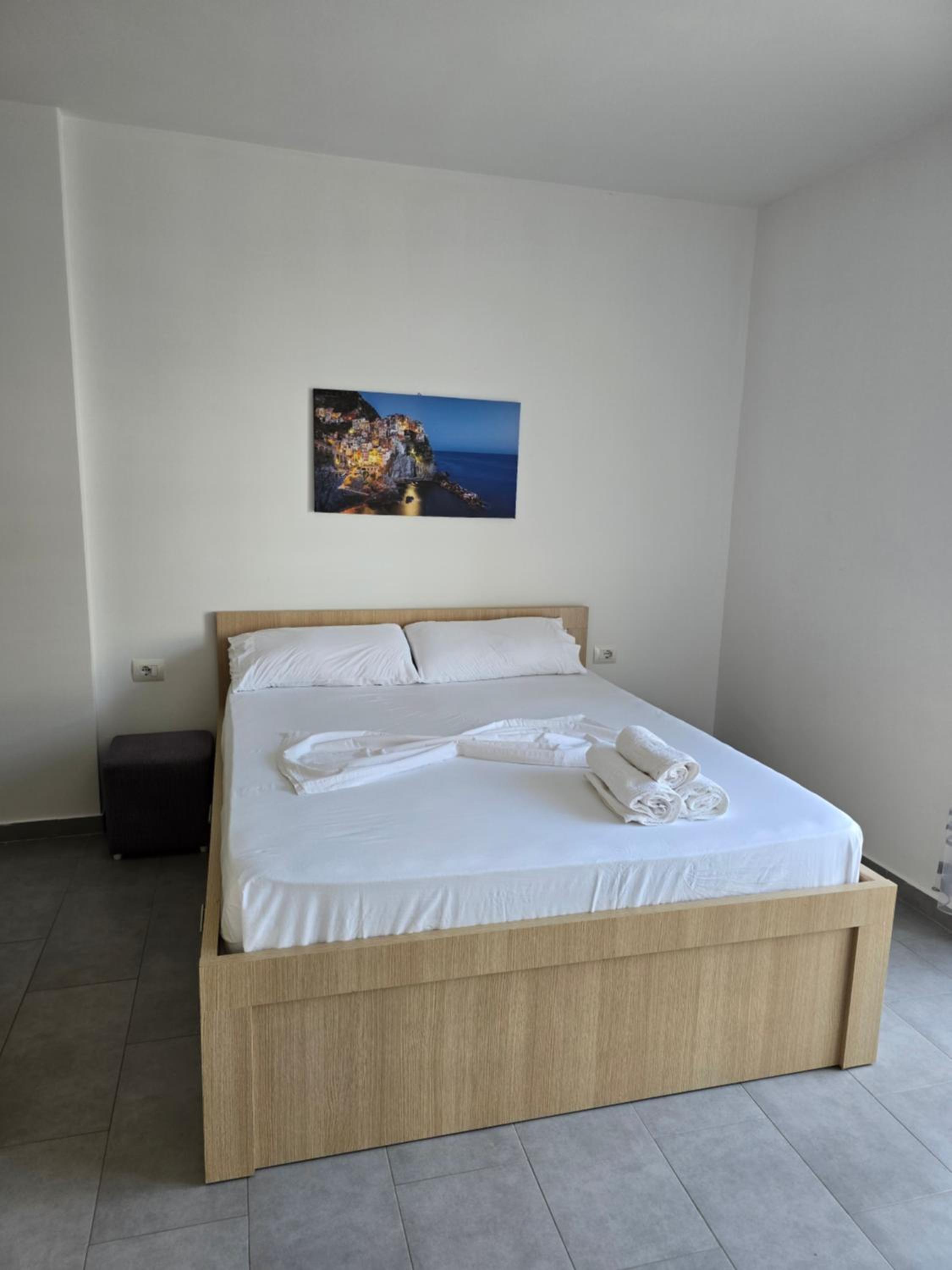 Roxhensi Apartments