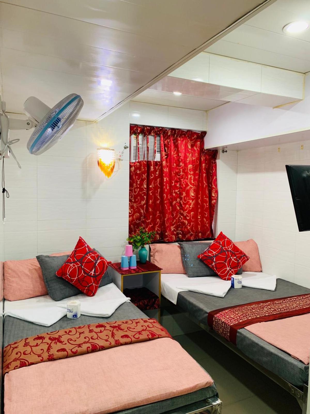 Days Hostel Block D 24 HOUR RECEPTION BLOCK D 10TH FLOOR