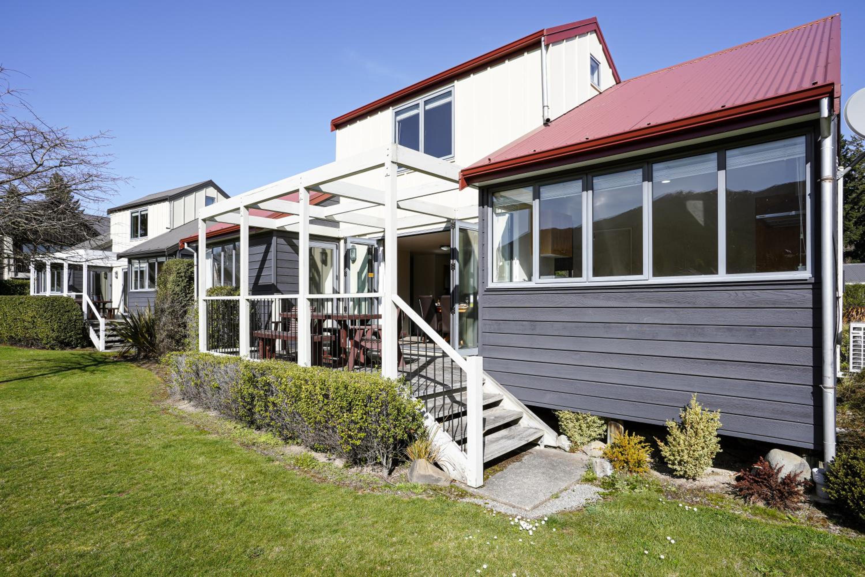 *** LAKE VILLA 458 *** view 5