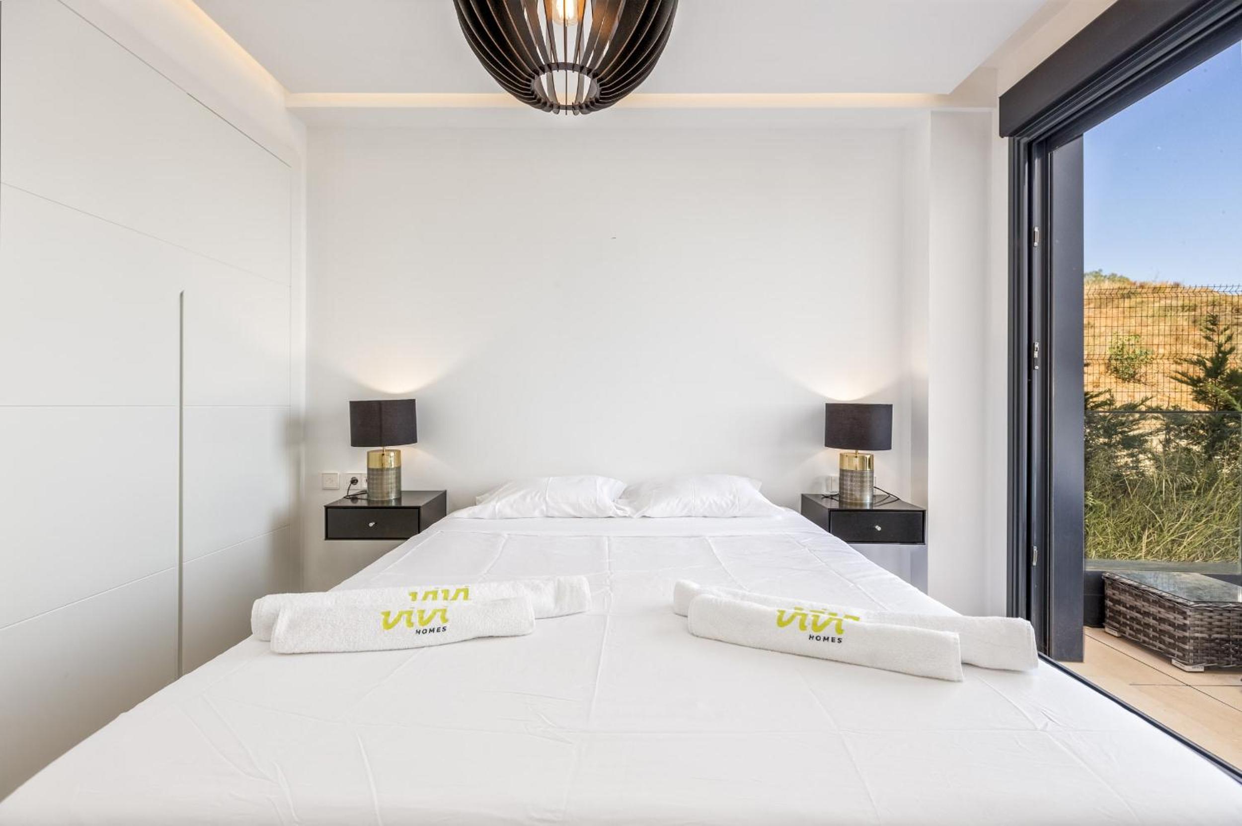 ViVi Homes - Boa Pool, Terrace & Sea View