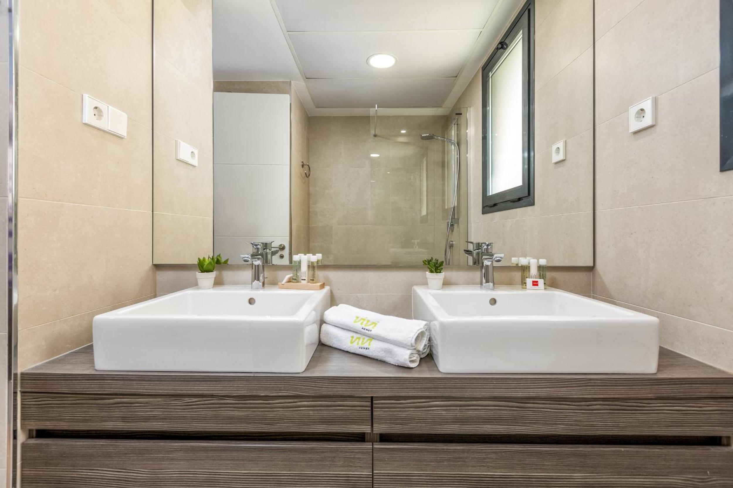 ViVi Homes - Boa Pool, Terrace & Sea View
