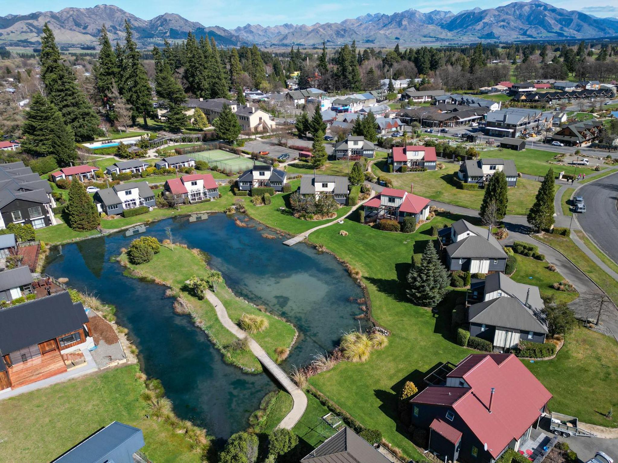 *** LAKE VILLA 460 *** view 5