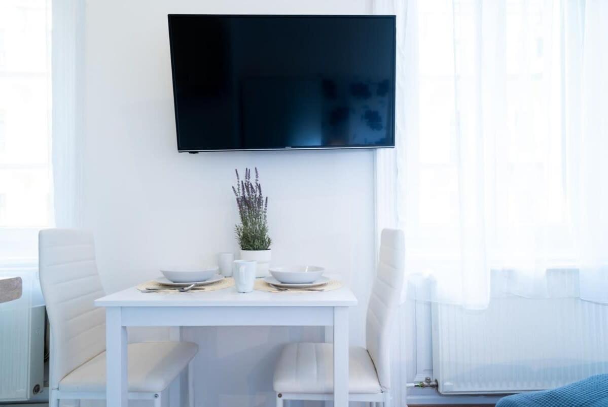 Modern Intimate Studio in the center view 4