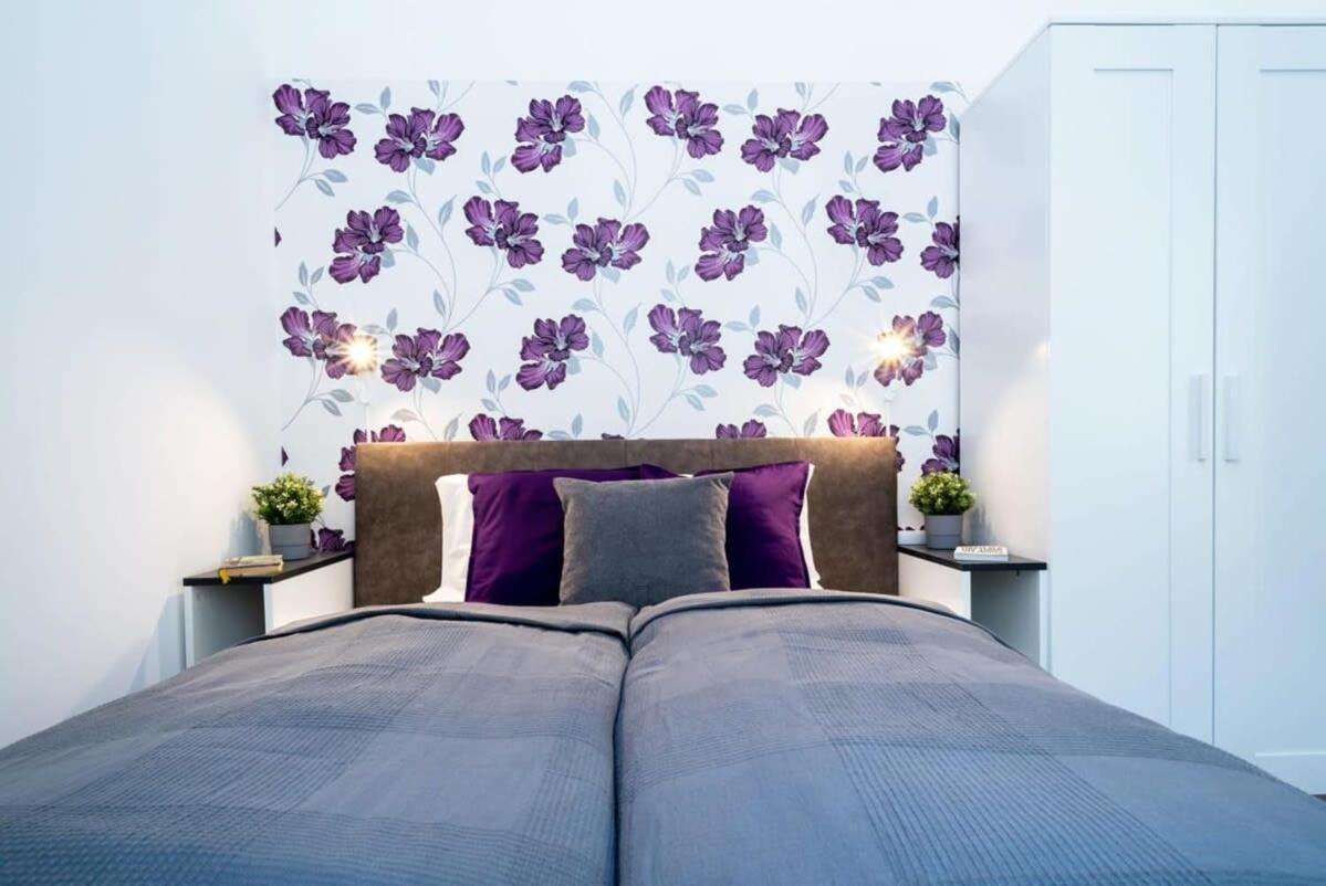 Modern Intimate Studio in the center view 5