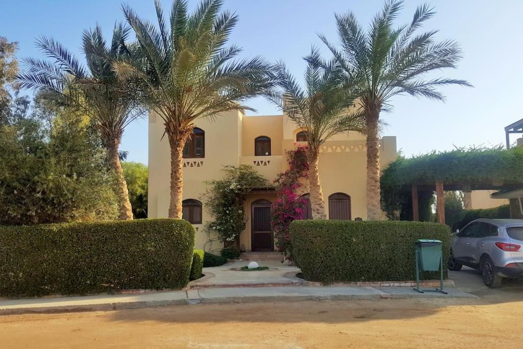 Hotel Villa With Private Heated Pool And Lagoon