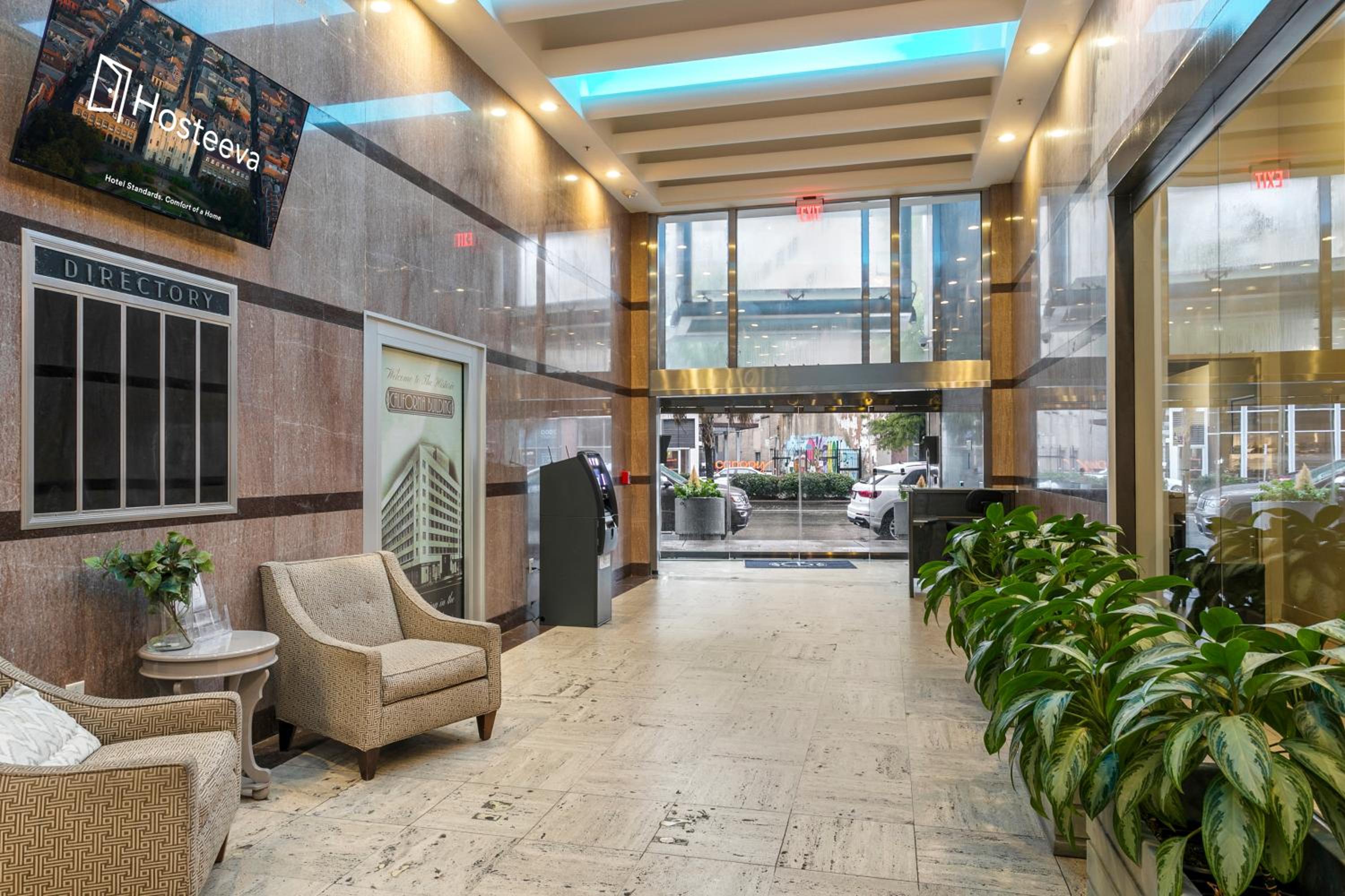 Spacious 4BR Luxury Condo Steps to French Quarter photo 5