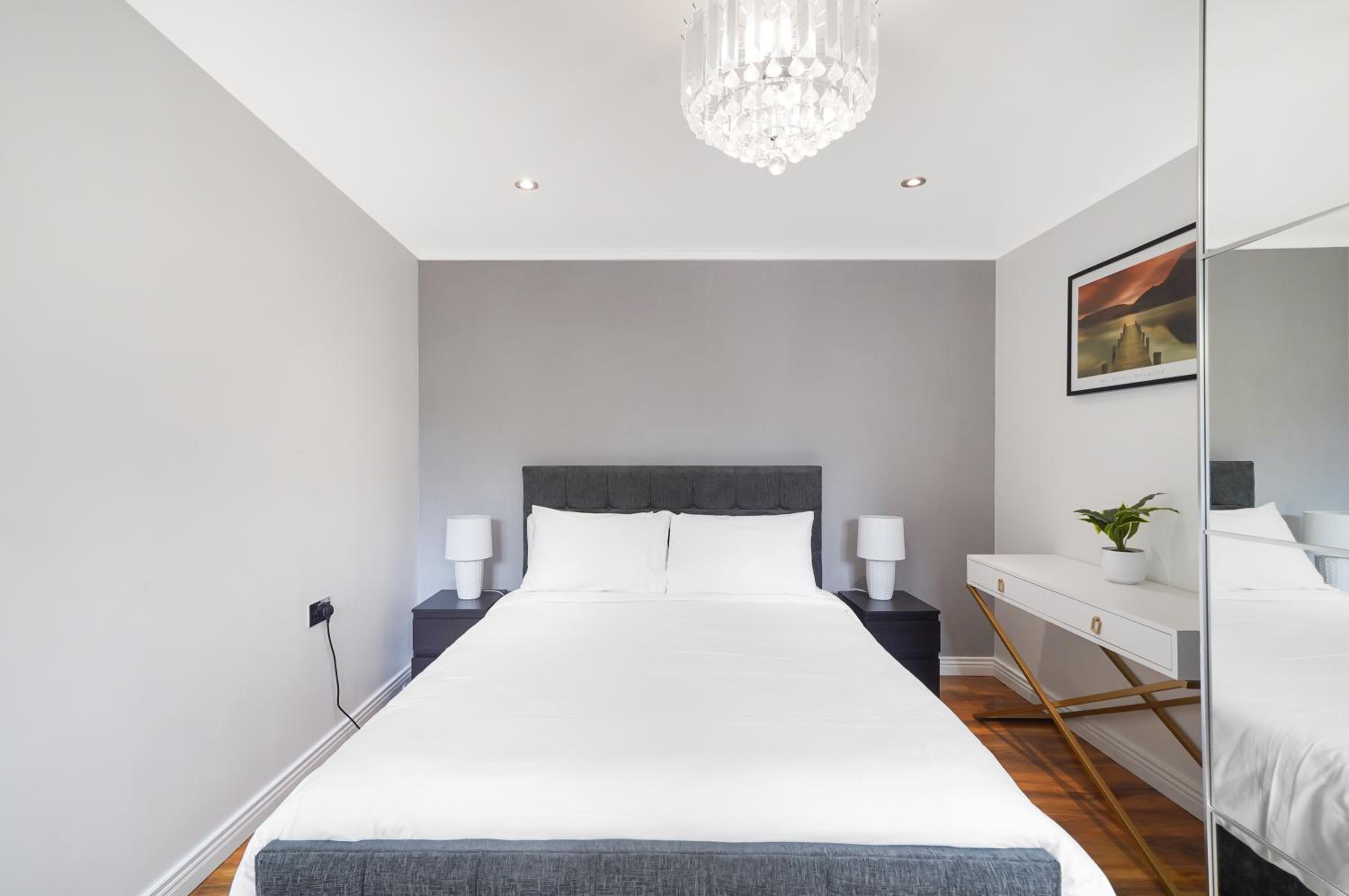 A beautiful stylish 2 Bedroom Apartment -City of London
