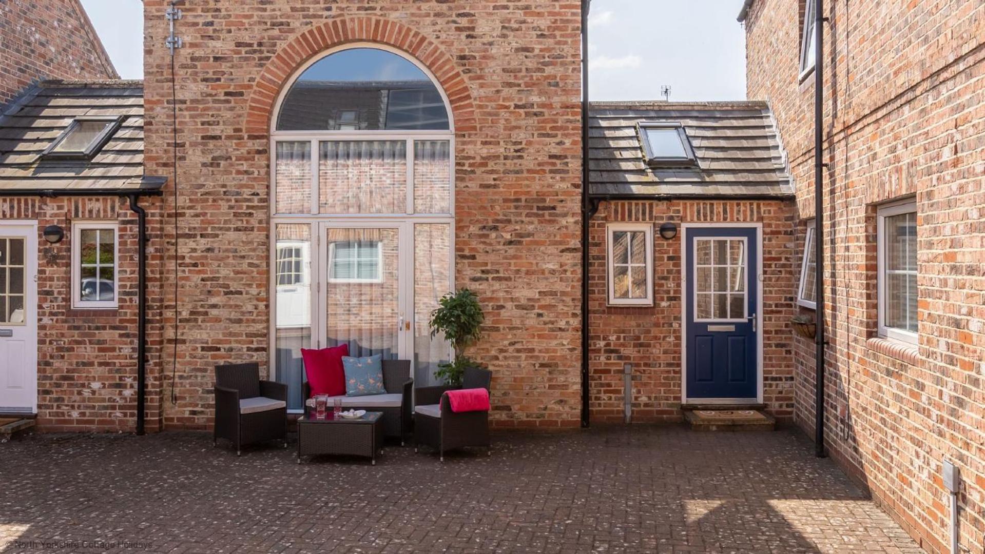 Dovecote House - Luxury Town House - Dog Friendly view 2