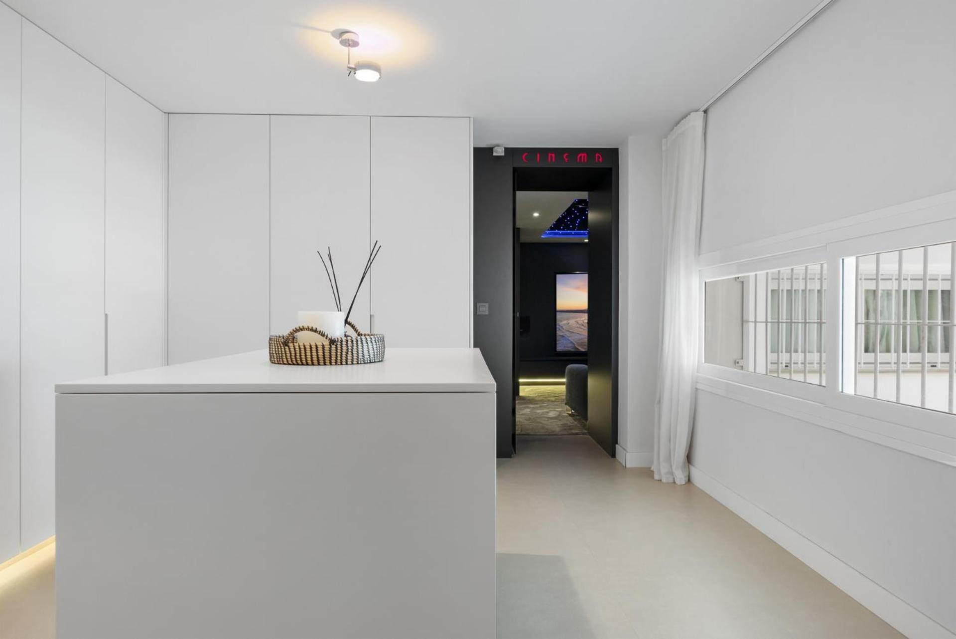 ViVi Homes -Villa Carat Pool, Cinema, Golf & Terrace