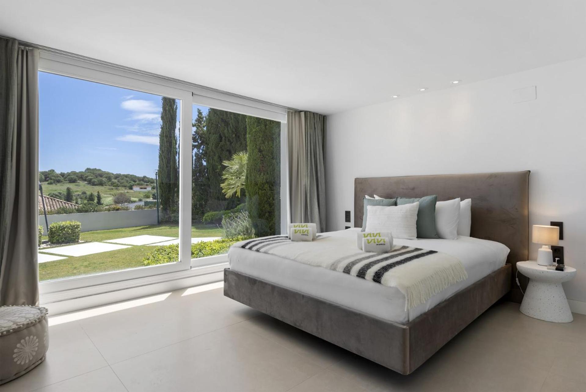 ViVi Homes -Villa Carat Pool, Cinema, Golf & Terrace