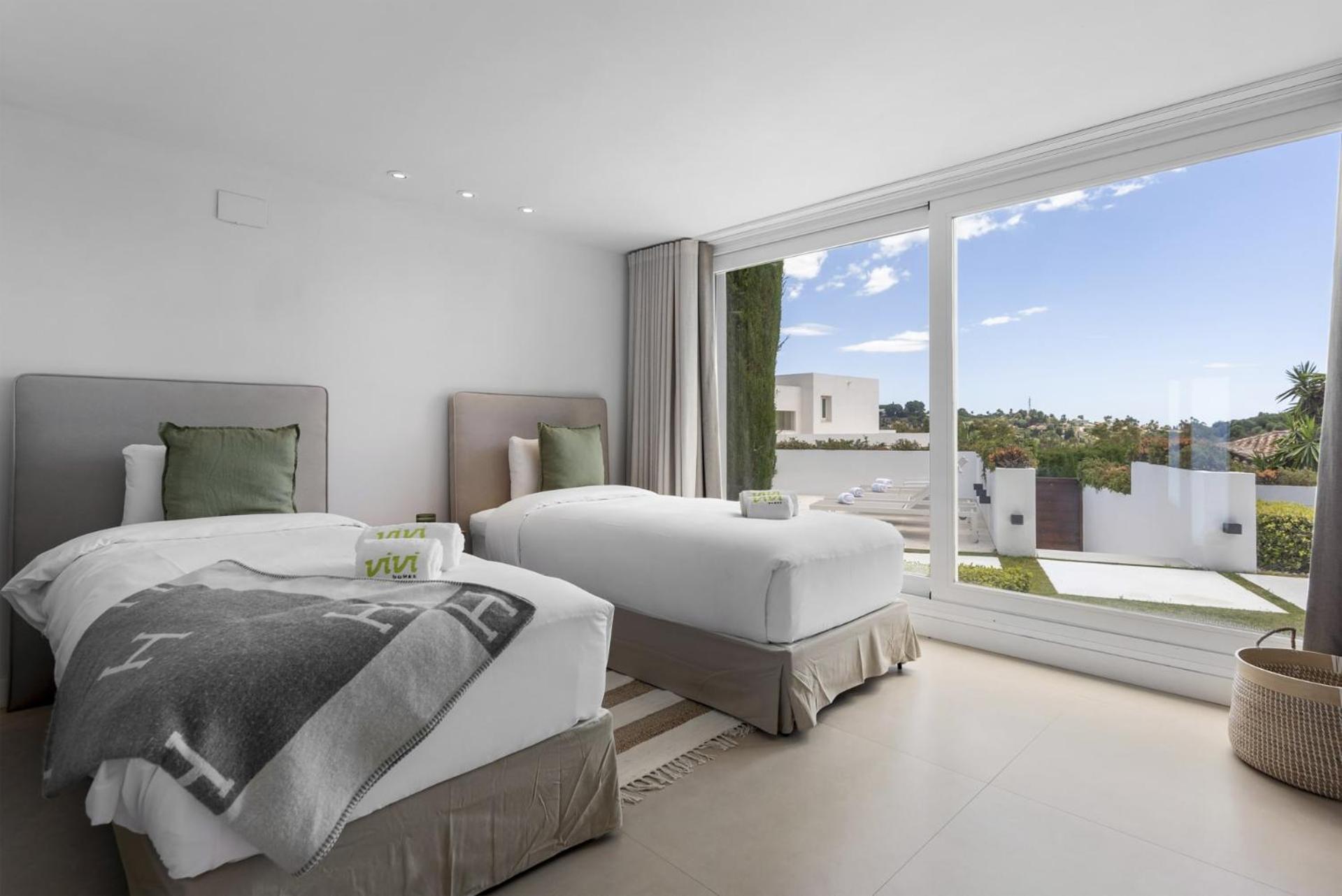 ViVi Homes -Villa Carat Pool, Cinema, Golf & Terrace