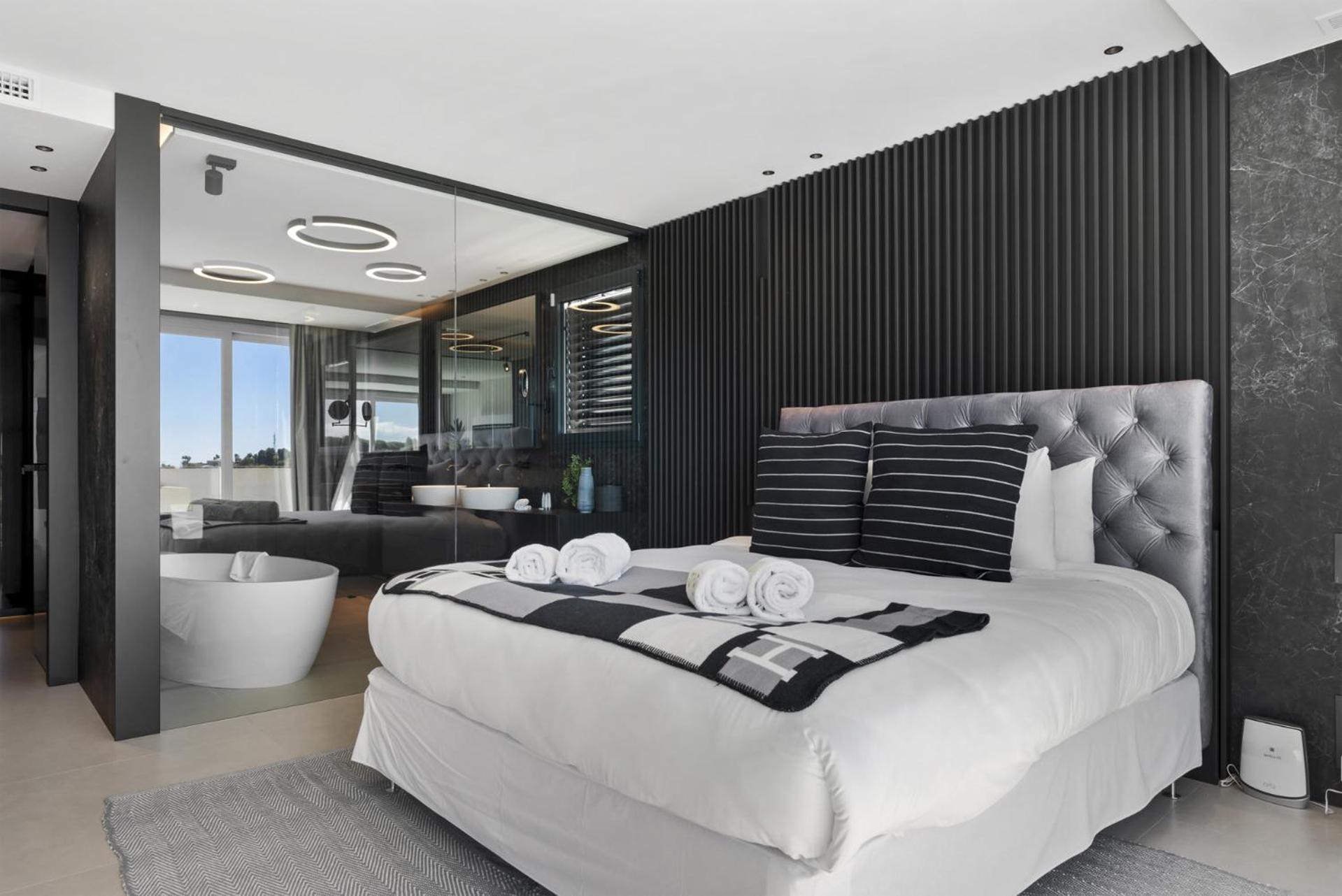 ViVi Homes -Villa Carat Pool, Cinema, Golf & Terrace