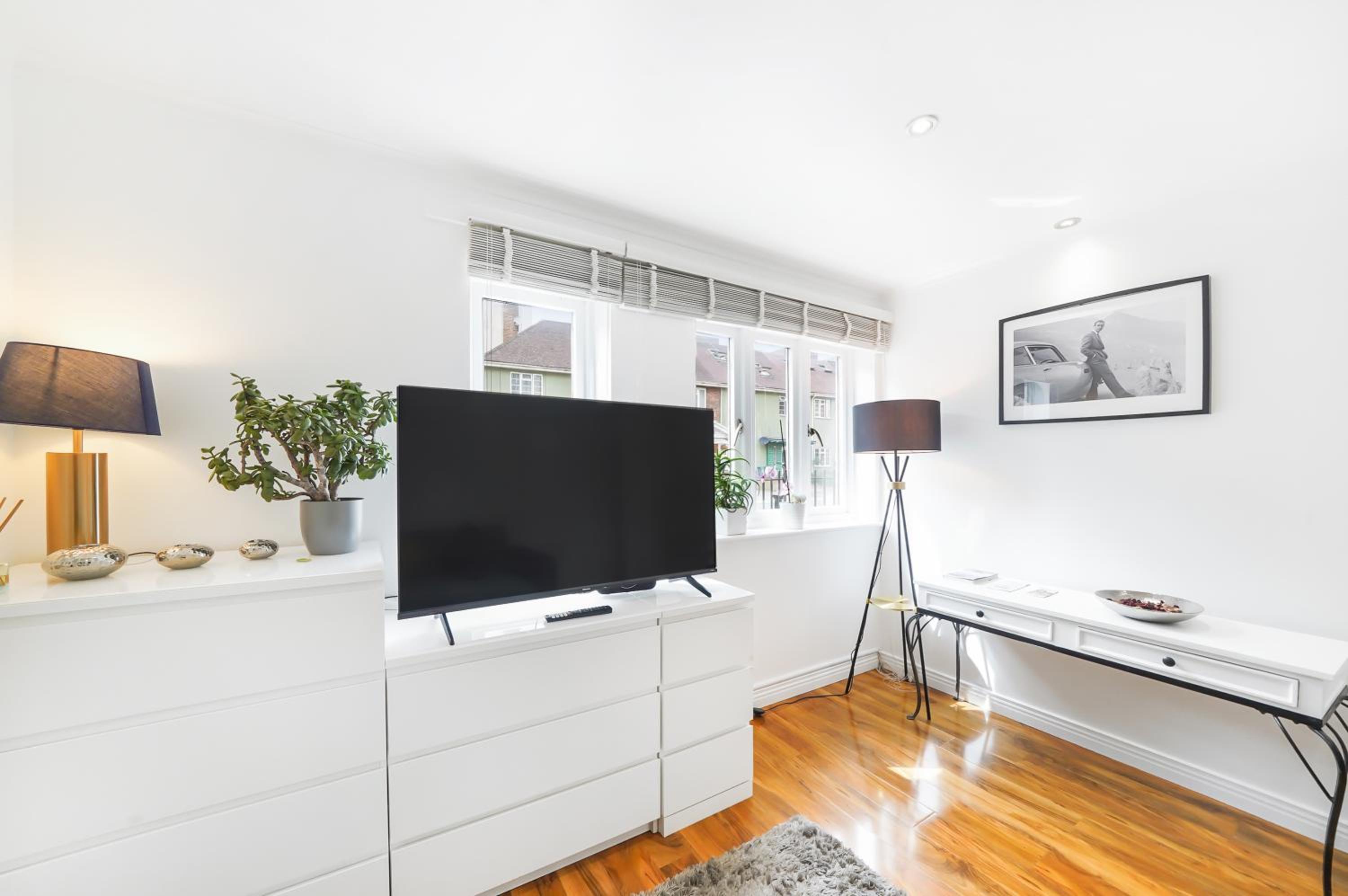 A beautiful stylish 2 Bedroom Apartment -City of London