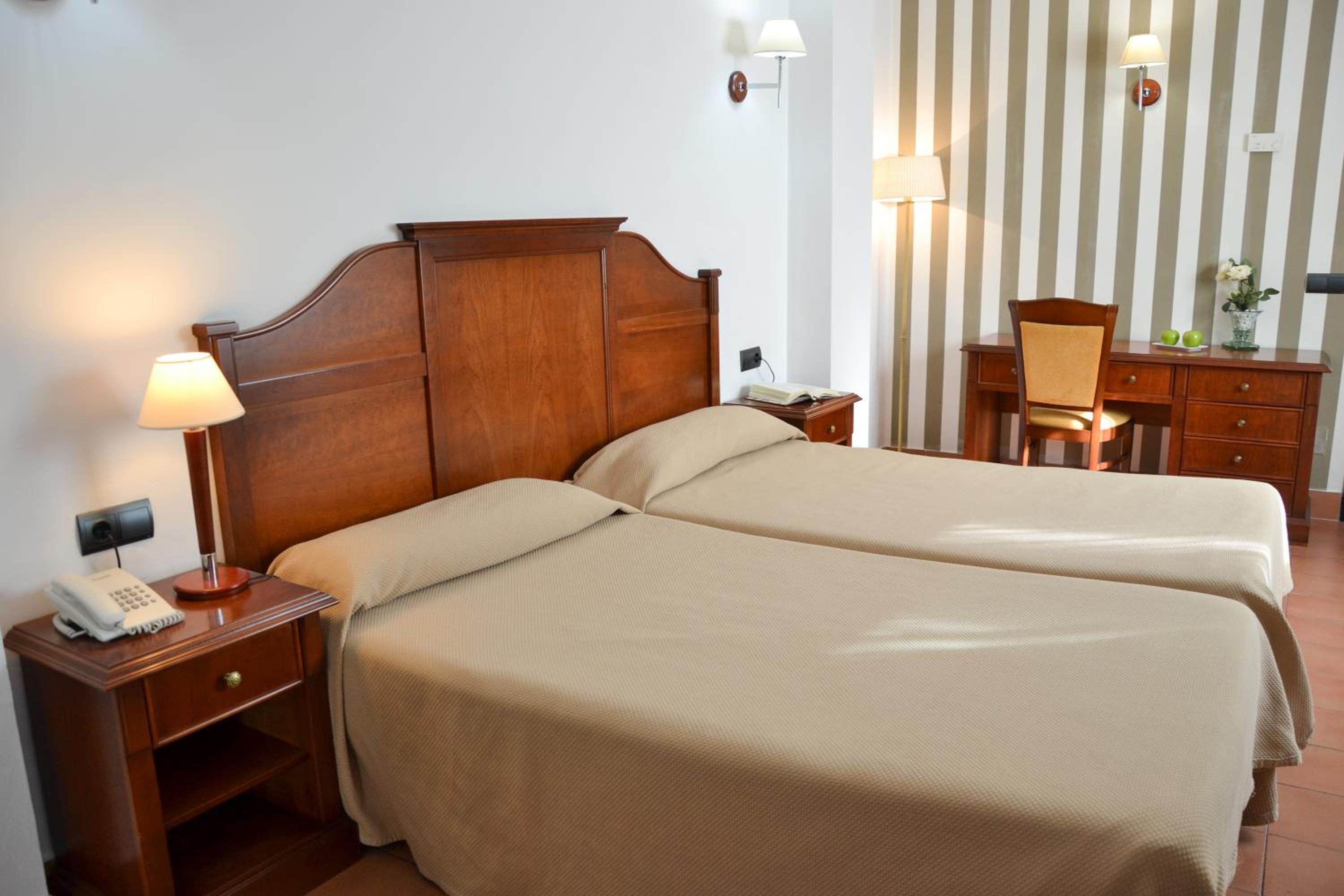 I AM La Posada Hotel and Apartment