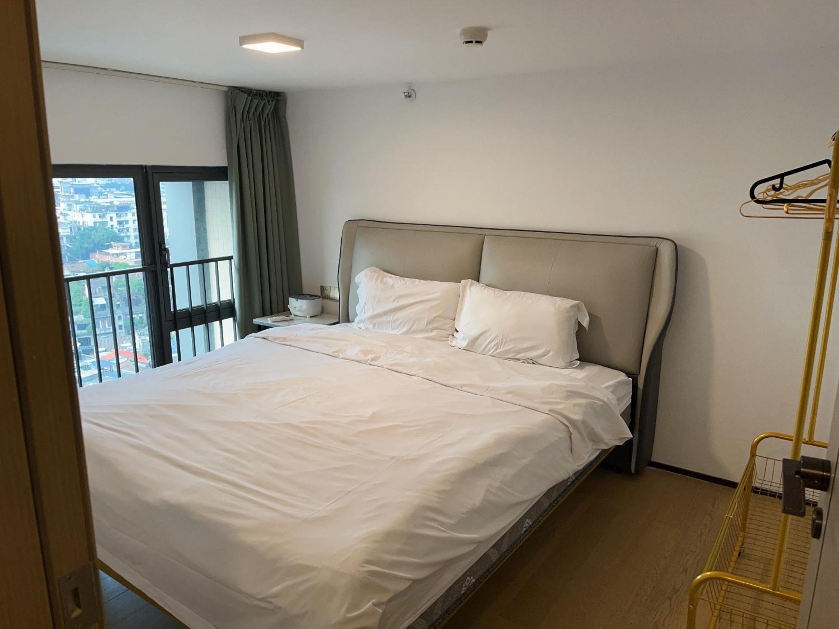 Sunny International Apartment From Beijing Road view 4