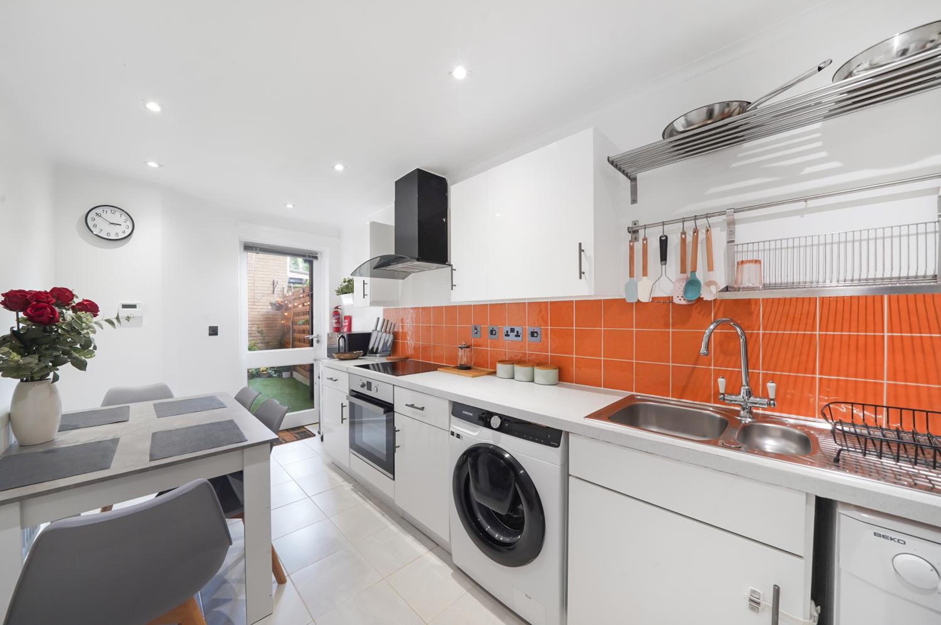 A beautiful stylish 2 Bedroom Apartment -City of London