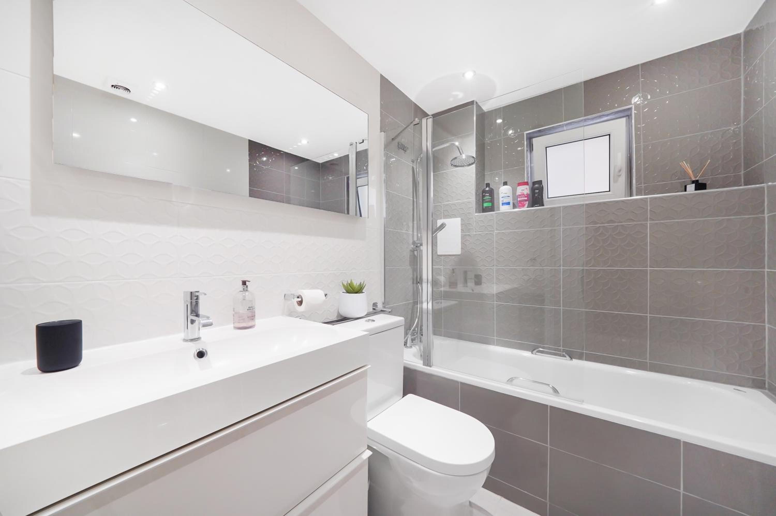 A beautiful stylish 2 Bedroom Apartment -City of London