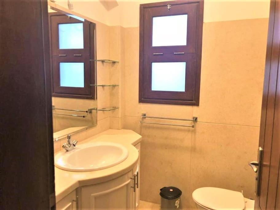 Villa, with heated Pool and Lagoon