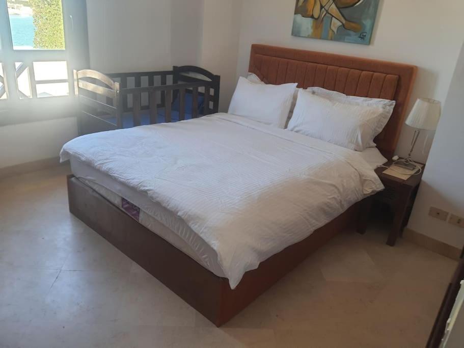 Villa, with heated Pool and Lagoon