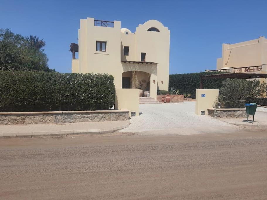 Villa, with heated Pool and Lagoon