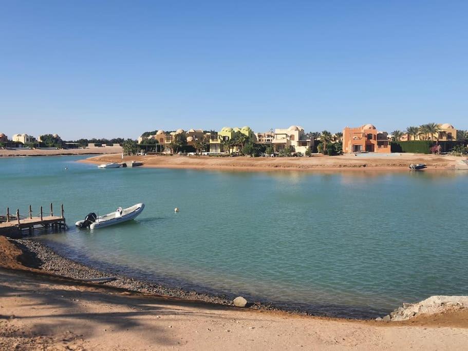 Villa, with heated Pool and Lagoon