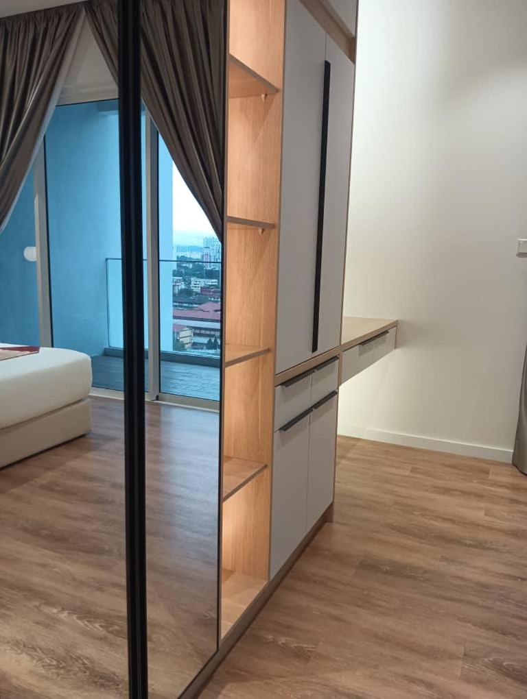 Balcony Suites Quill Residence