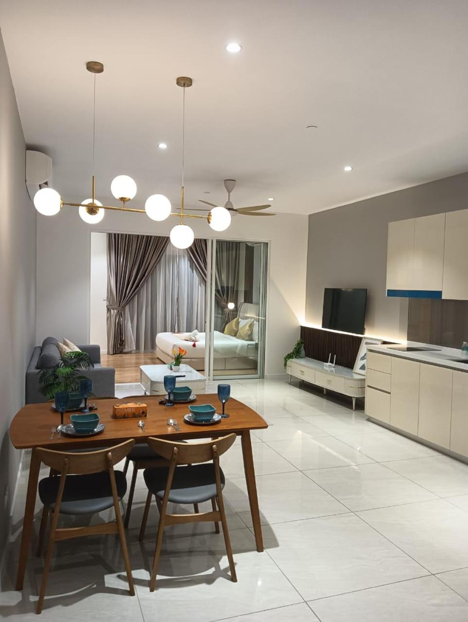 Balcony Suites Quill Residence