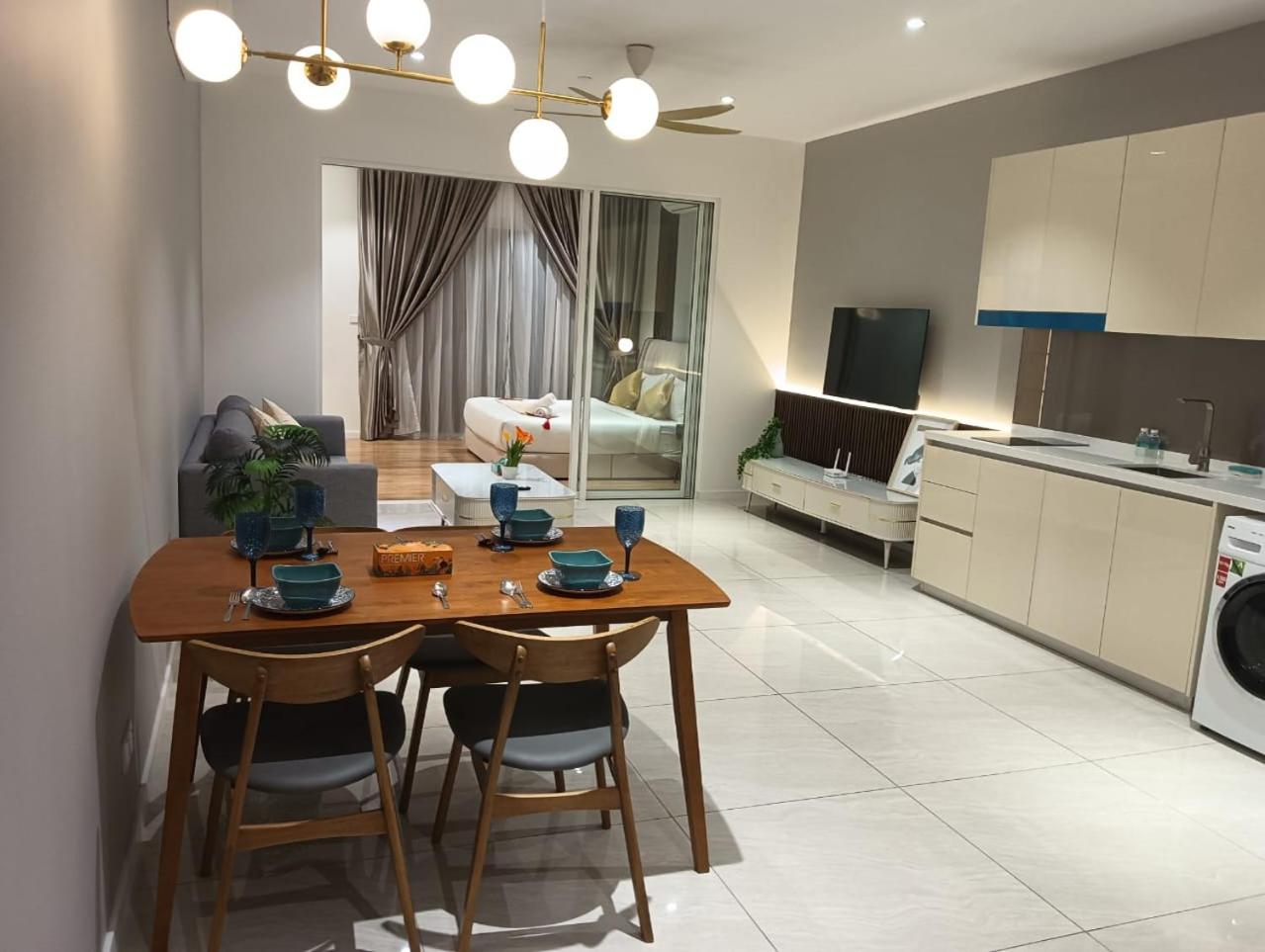 Balcony Suites Quill Residence