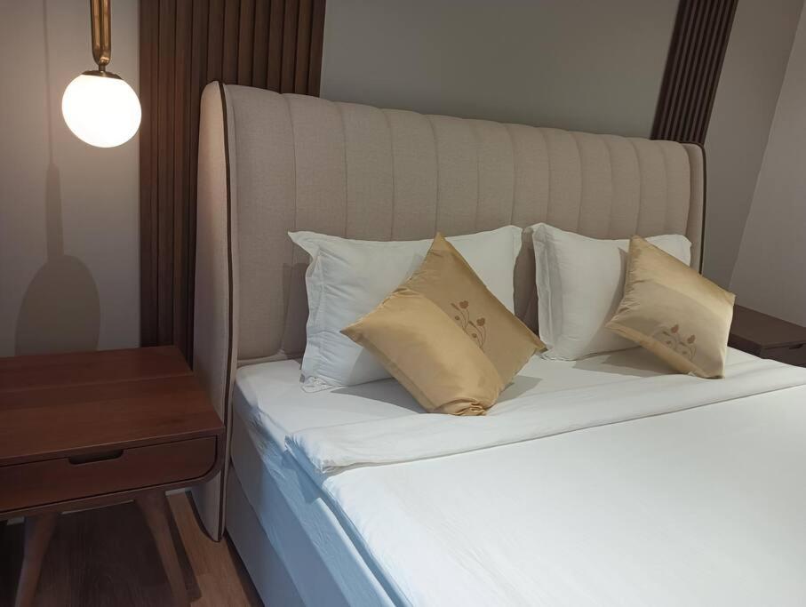 Balcony Suites Quill Residence