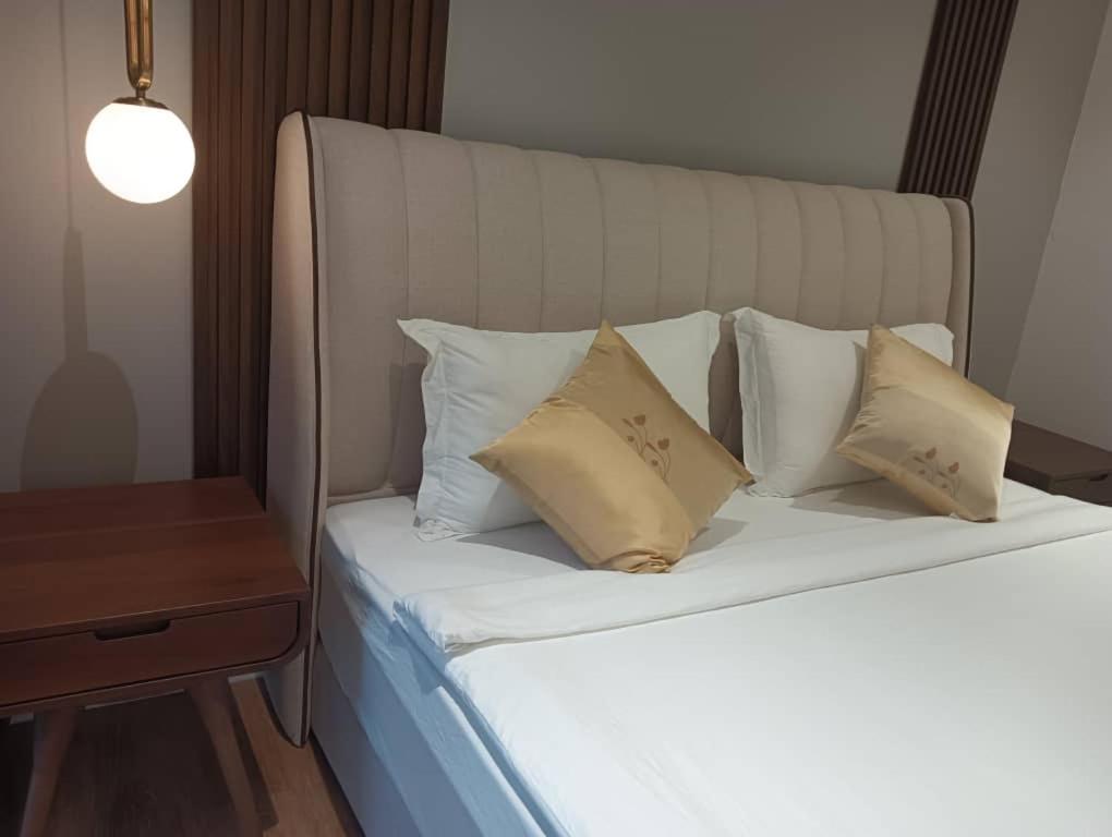 Balcony Suites Quill Residence