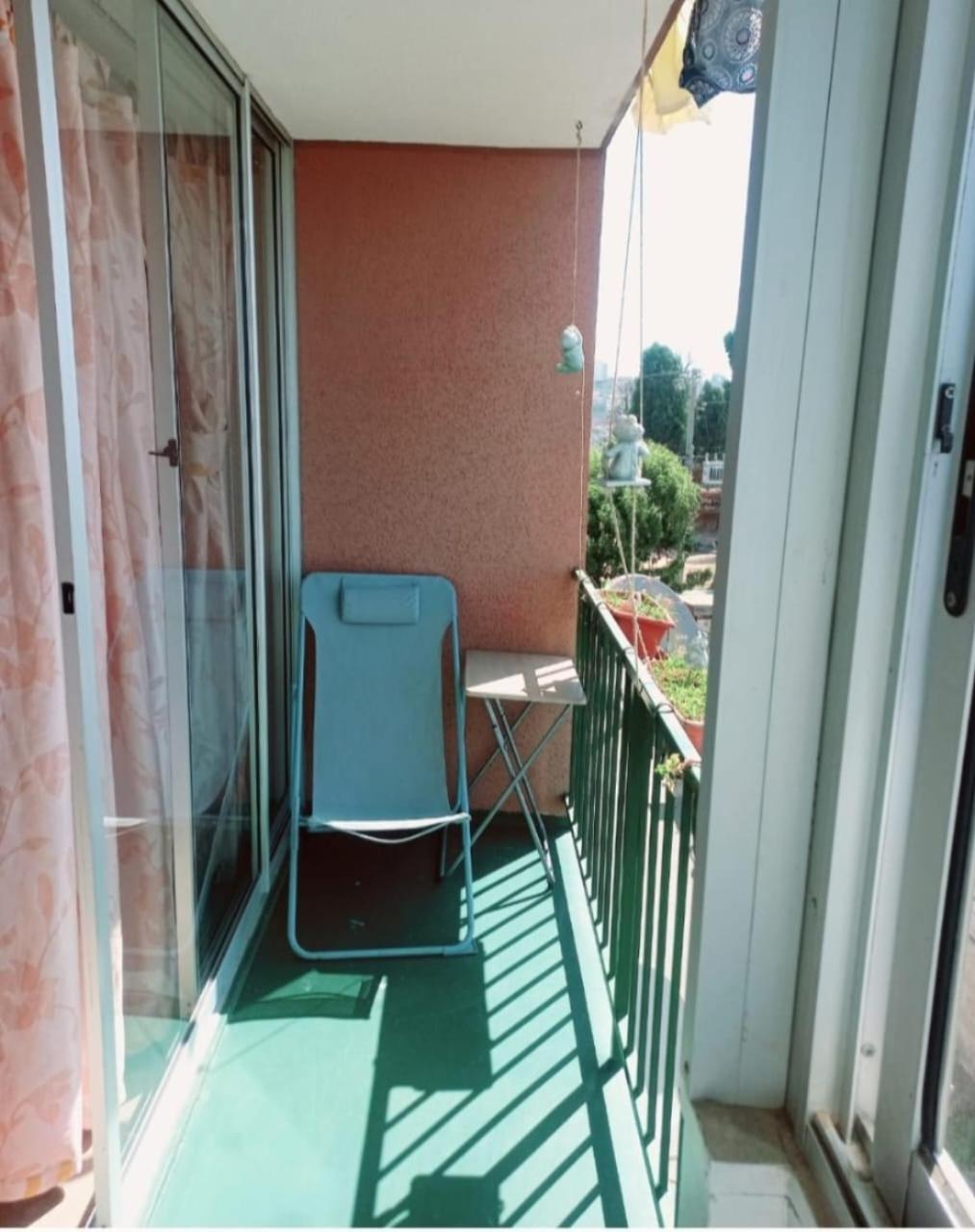 Acogedor, DEPTO 2 DORM, a 15 minutos playa