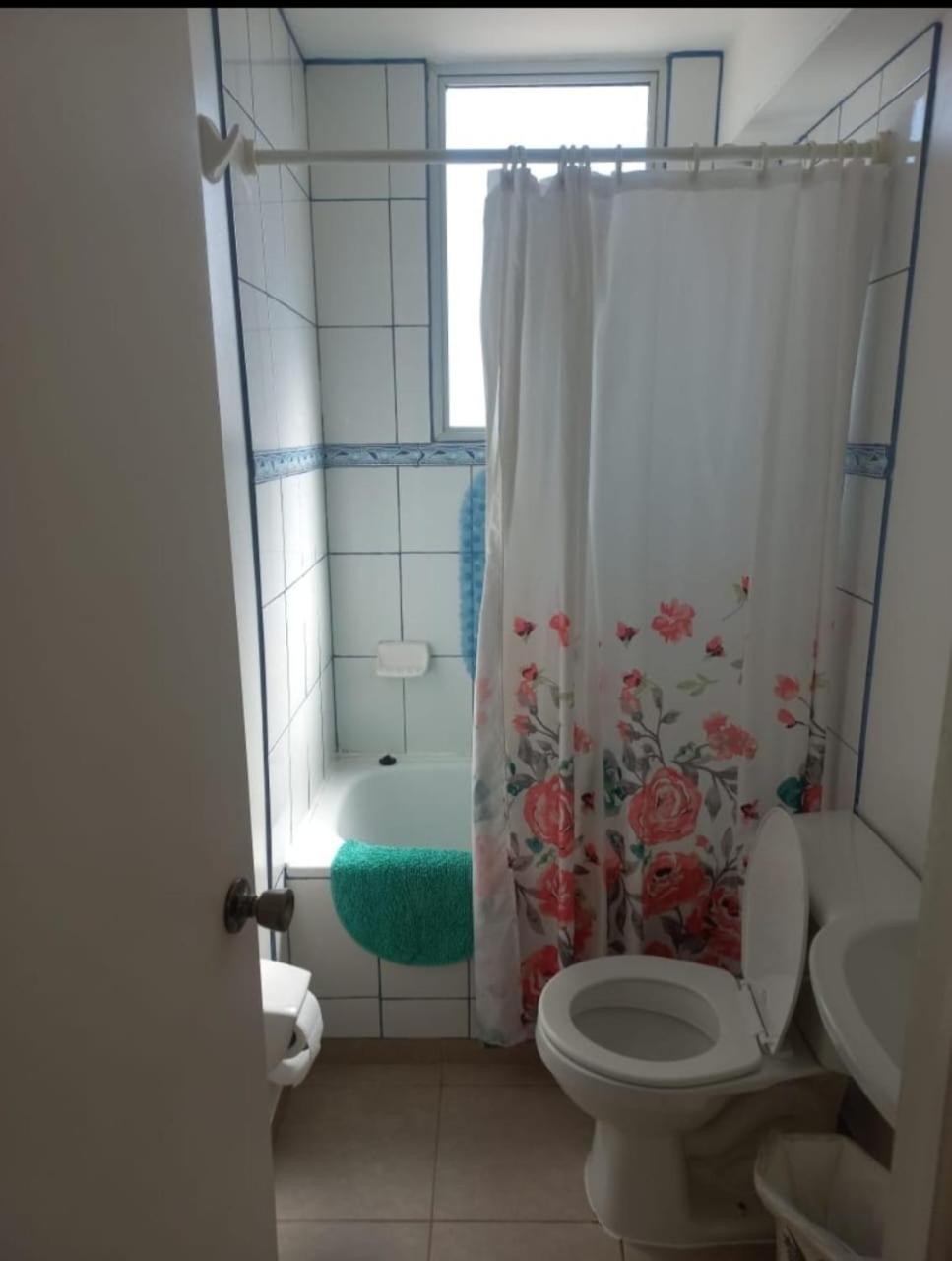 Acogedor, DEPTO 2 DORM, a 15 minutos playa