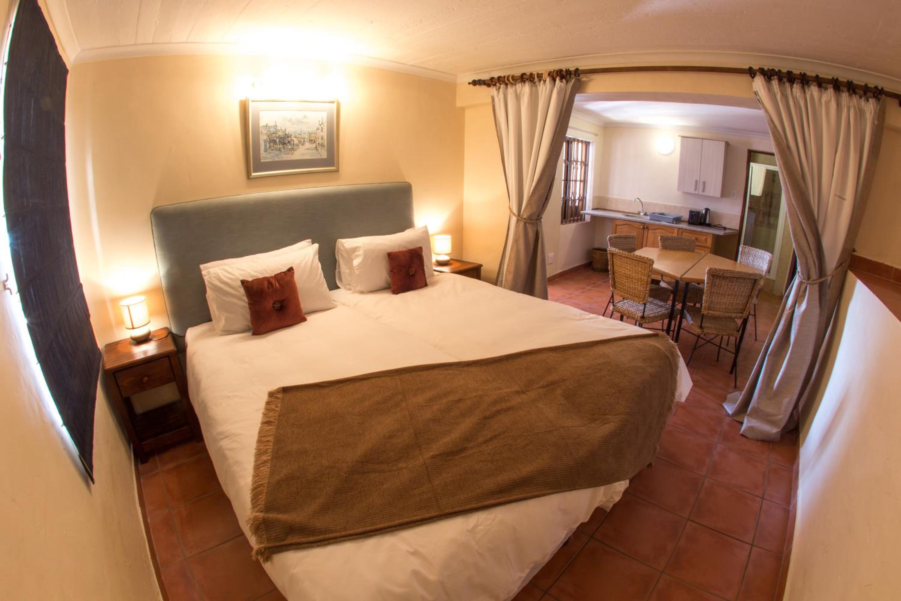 Winelands Villa Guesthouse and Cottages