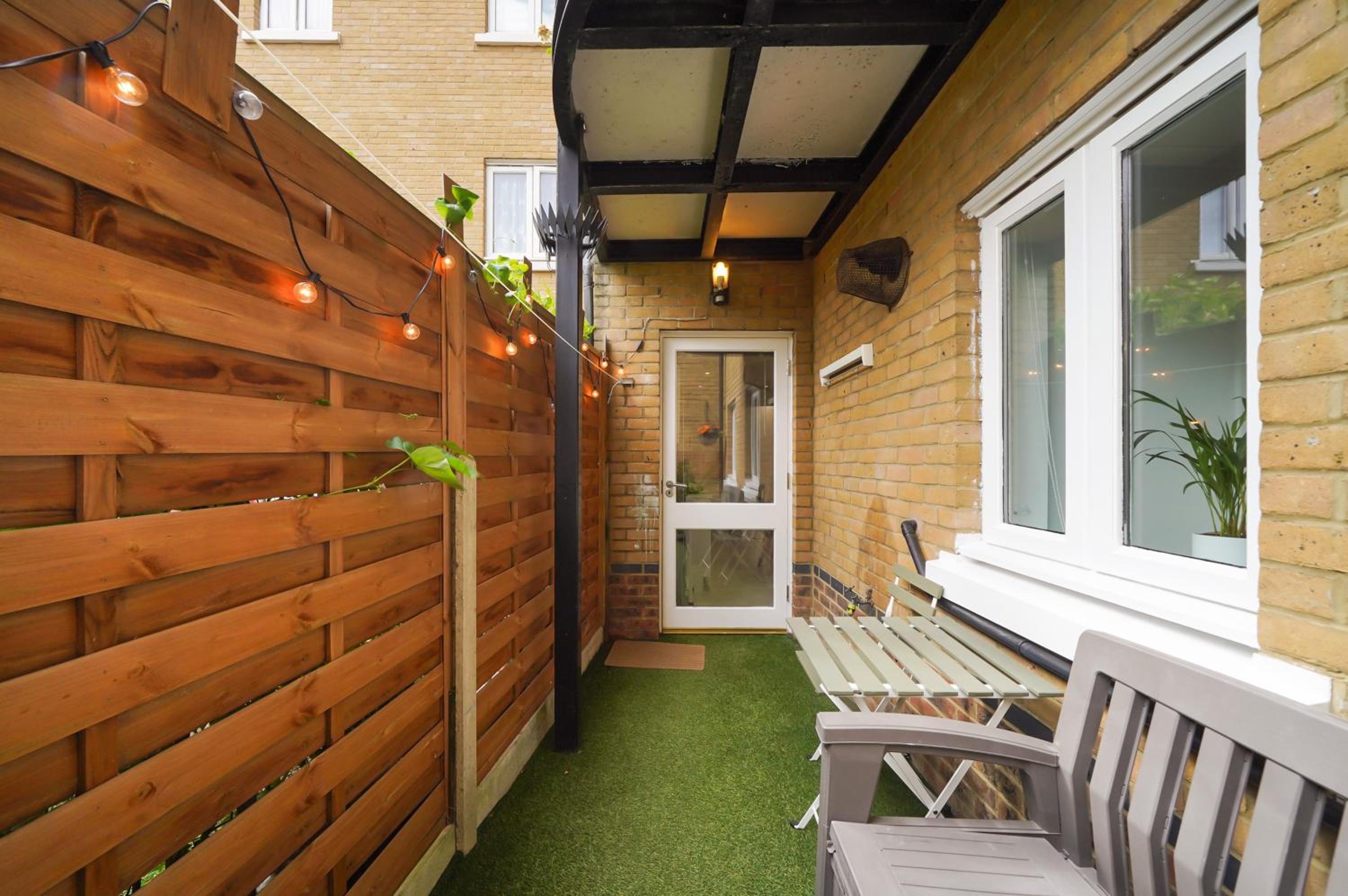 A beautiful stylish 2 Bedroom Apartment -City of London