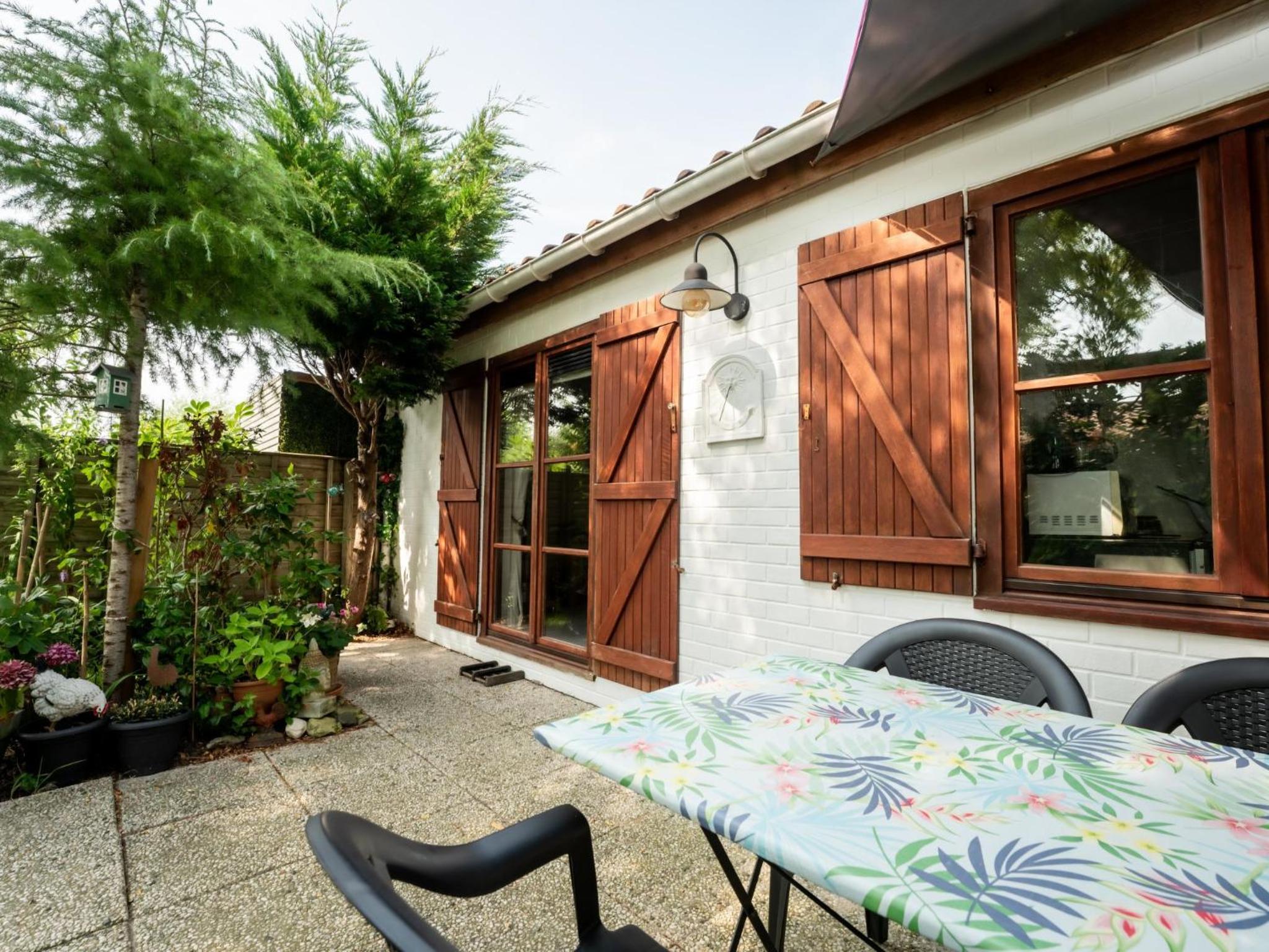 Holiday Home Zeewind 246 with parking by Interhome